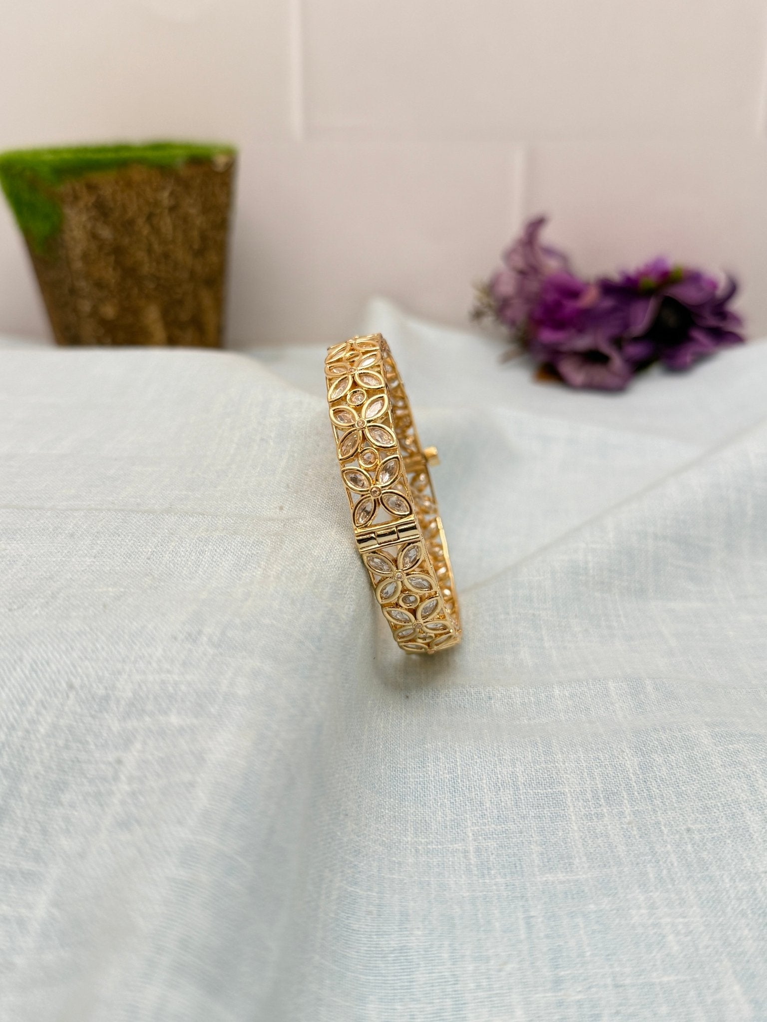 Luxurious Kundan Kada Bangle 1095 - Mahilas