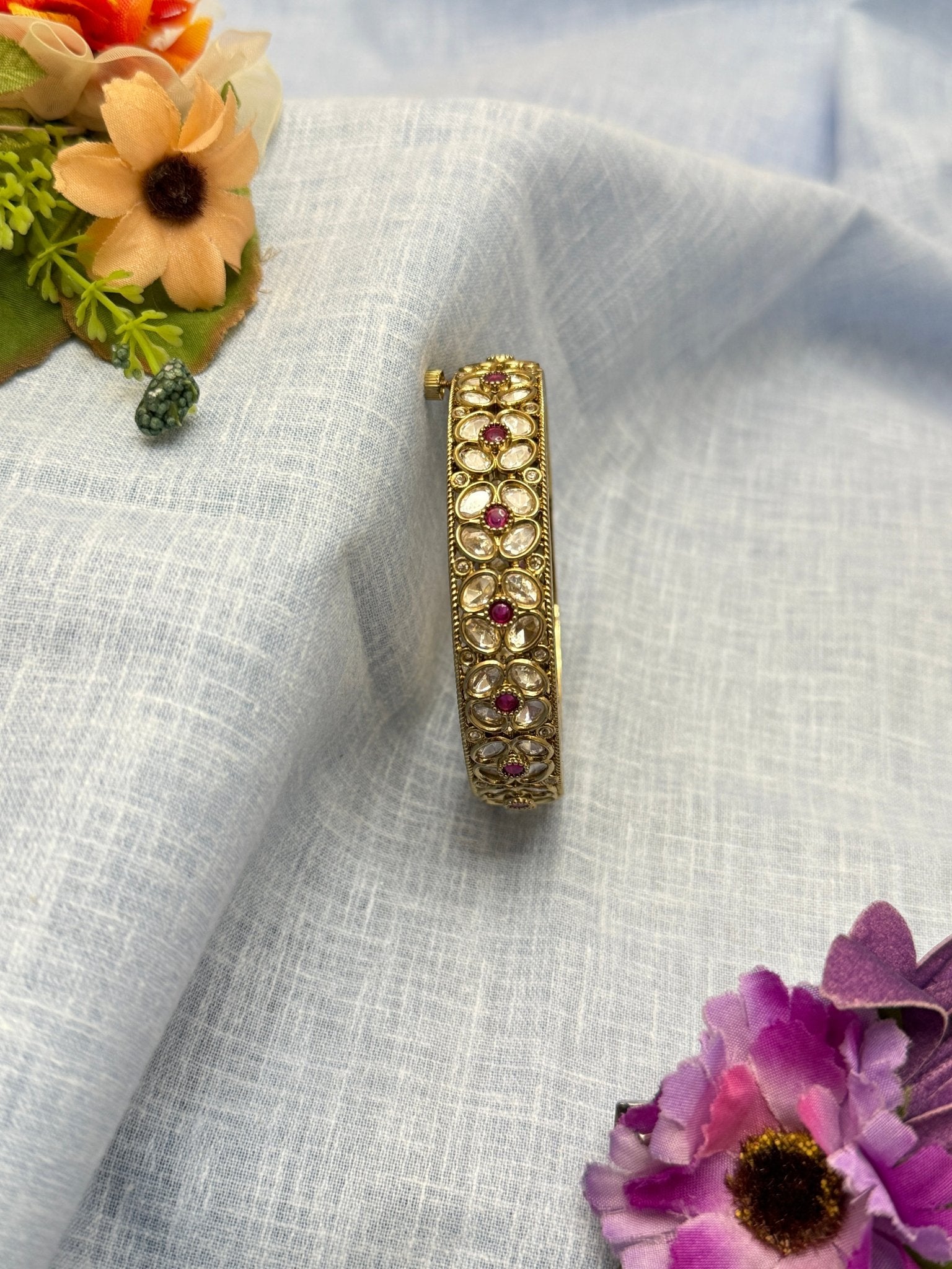 Luxurious Kundan Kada Bangle 1100 - Mahilas