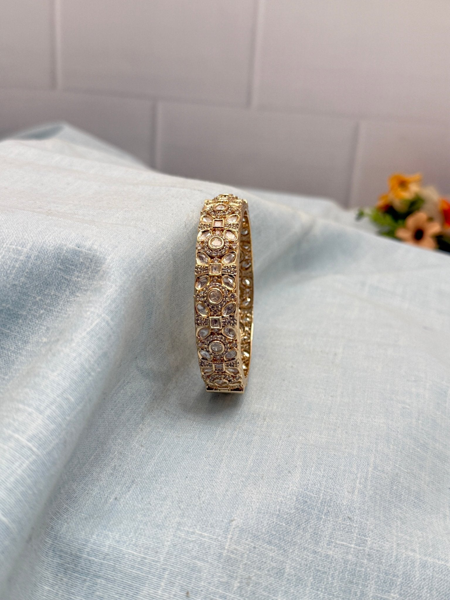 Luxurious Kundan Kada Bangle 1130 - Mahilas