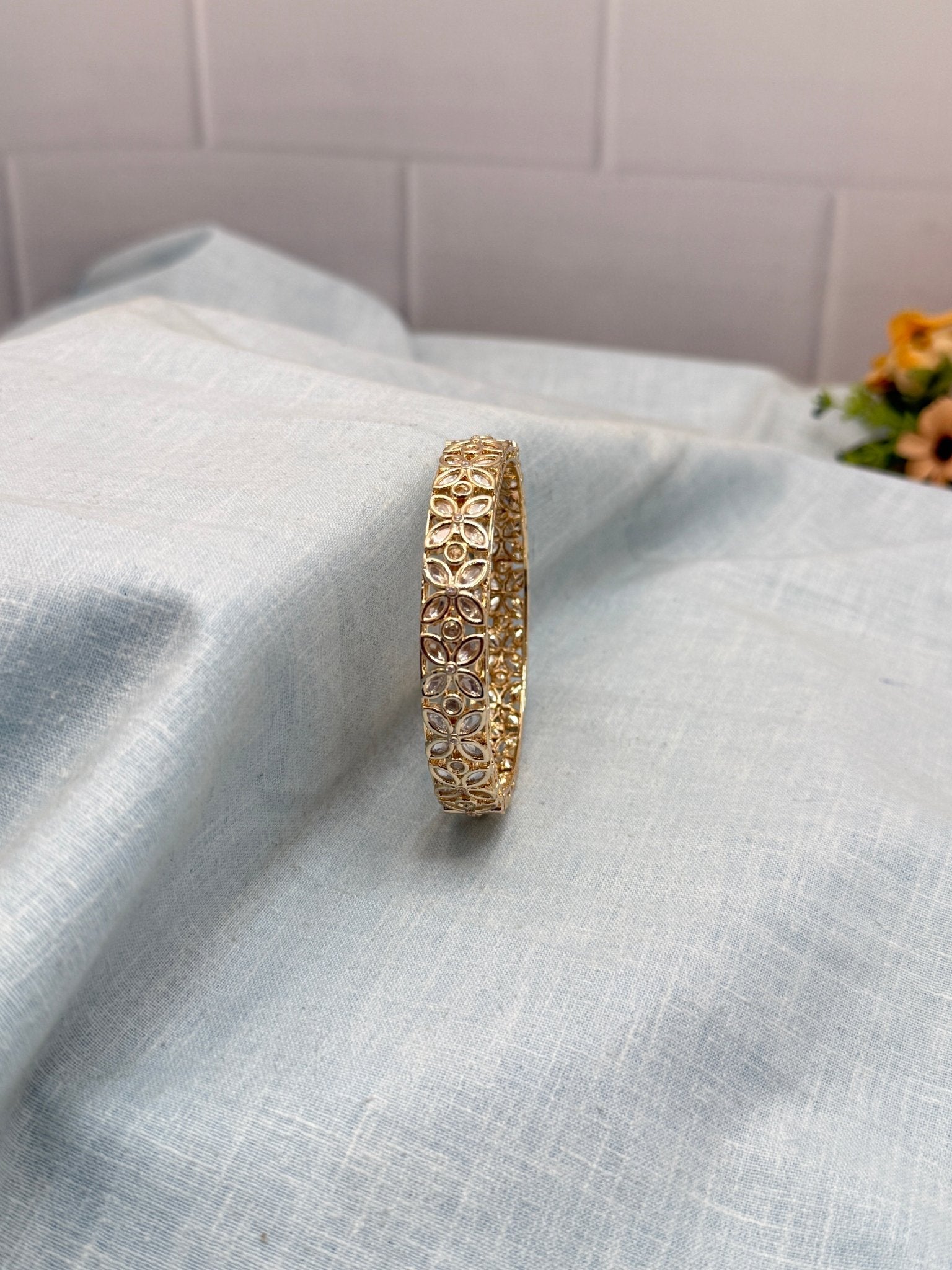 Luxurious Kundan Kada Bangle 1134 - Mahilas