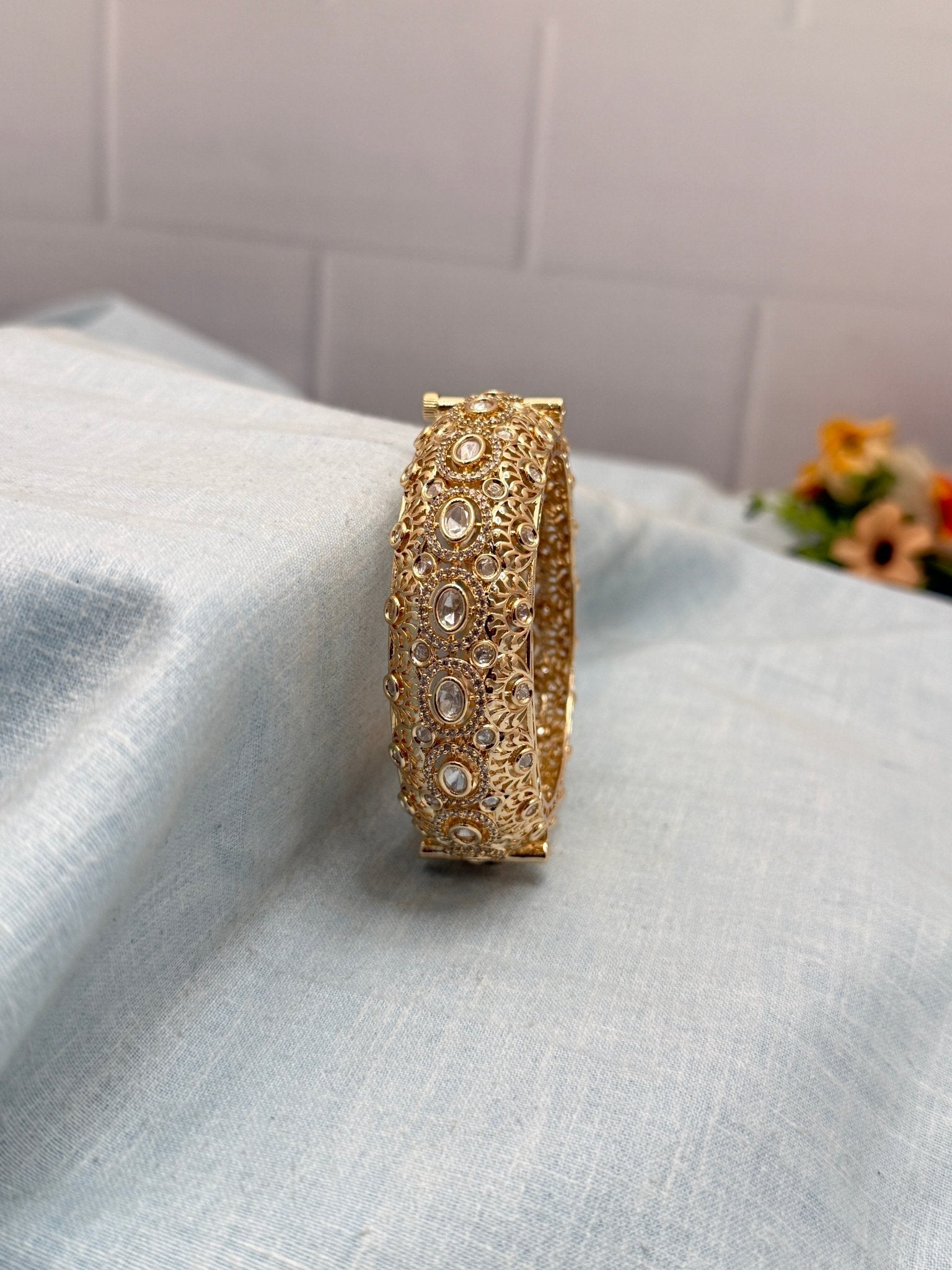 Luxurious Kundan Kada Bangle 1136 - Mahilas