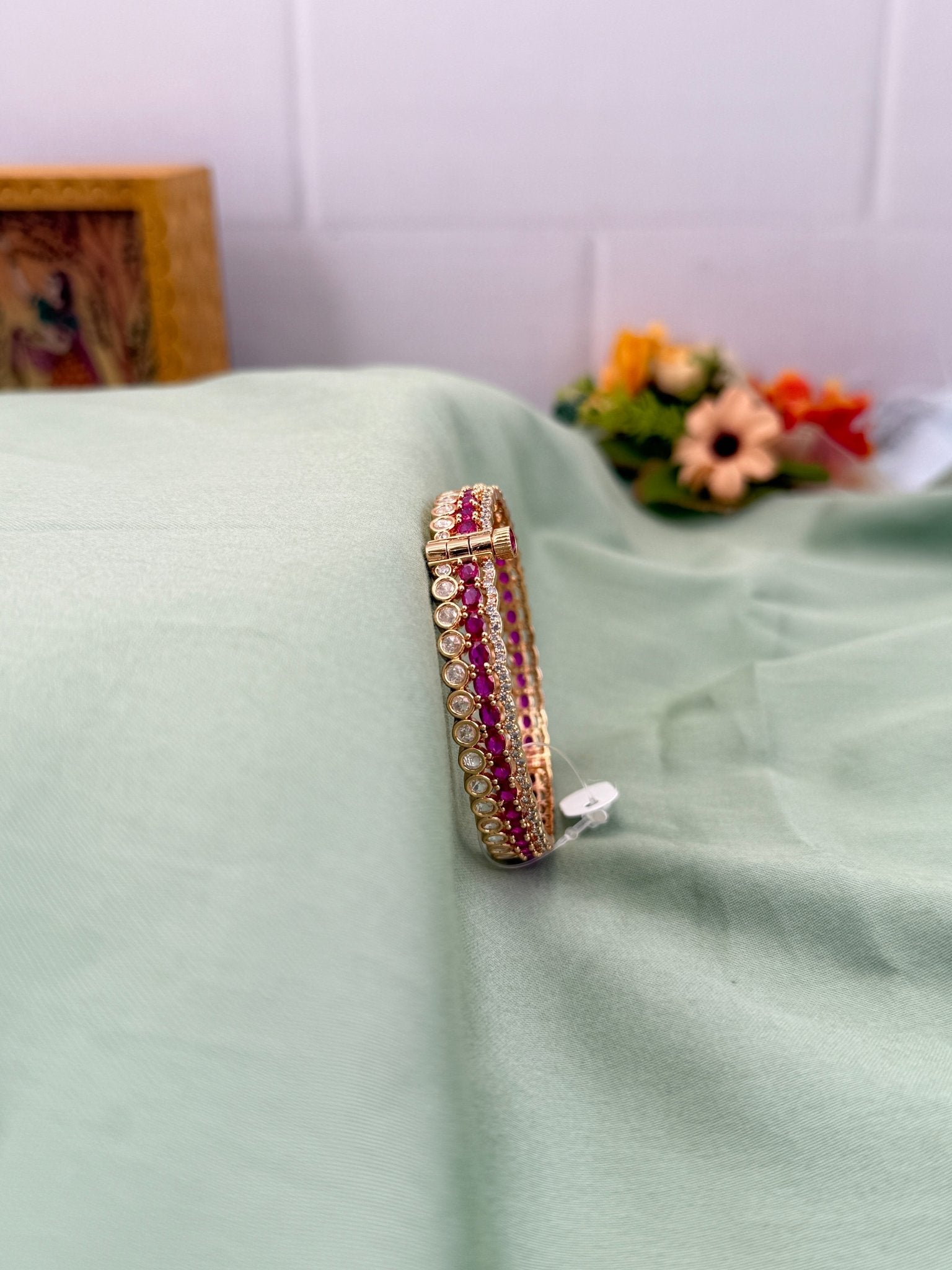 Luxurious Kundan Kada Bangle 1143 - Mahilas