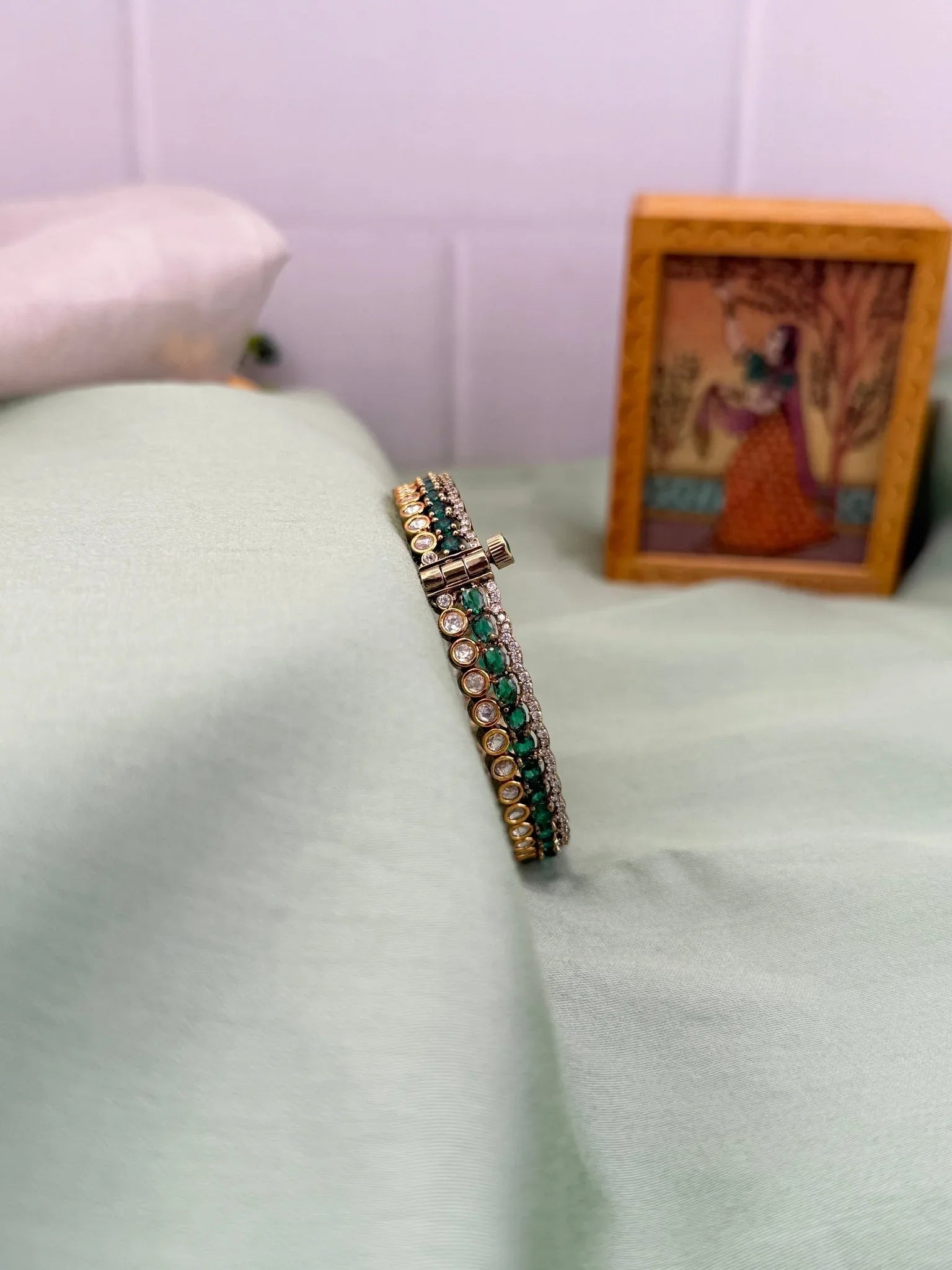 Luxurious Kundan Kada Bangle 1144 - Mahilas