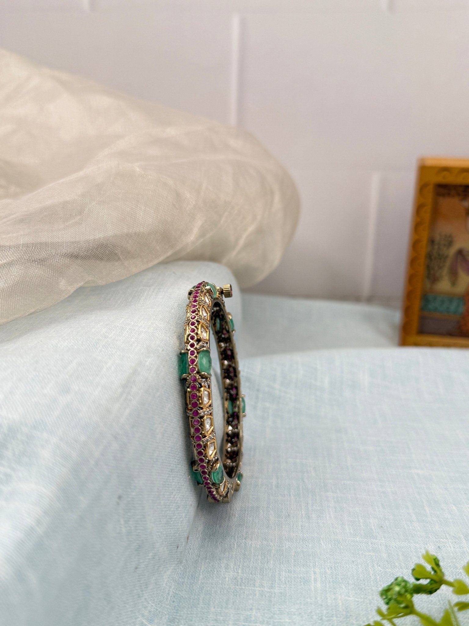 Luxurious Kundan Mozzonite Kada Bangle 1150 - Mahilas