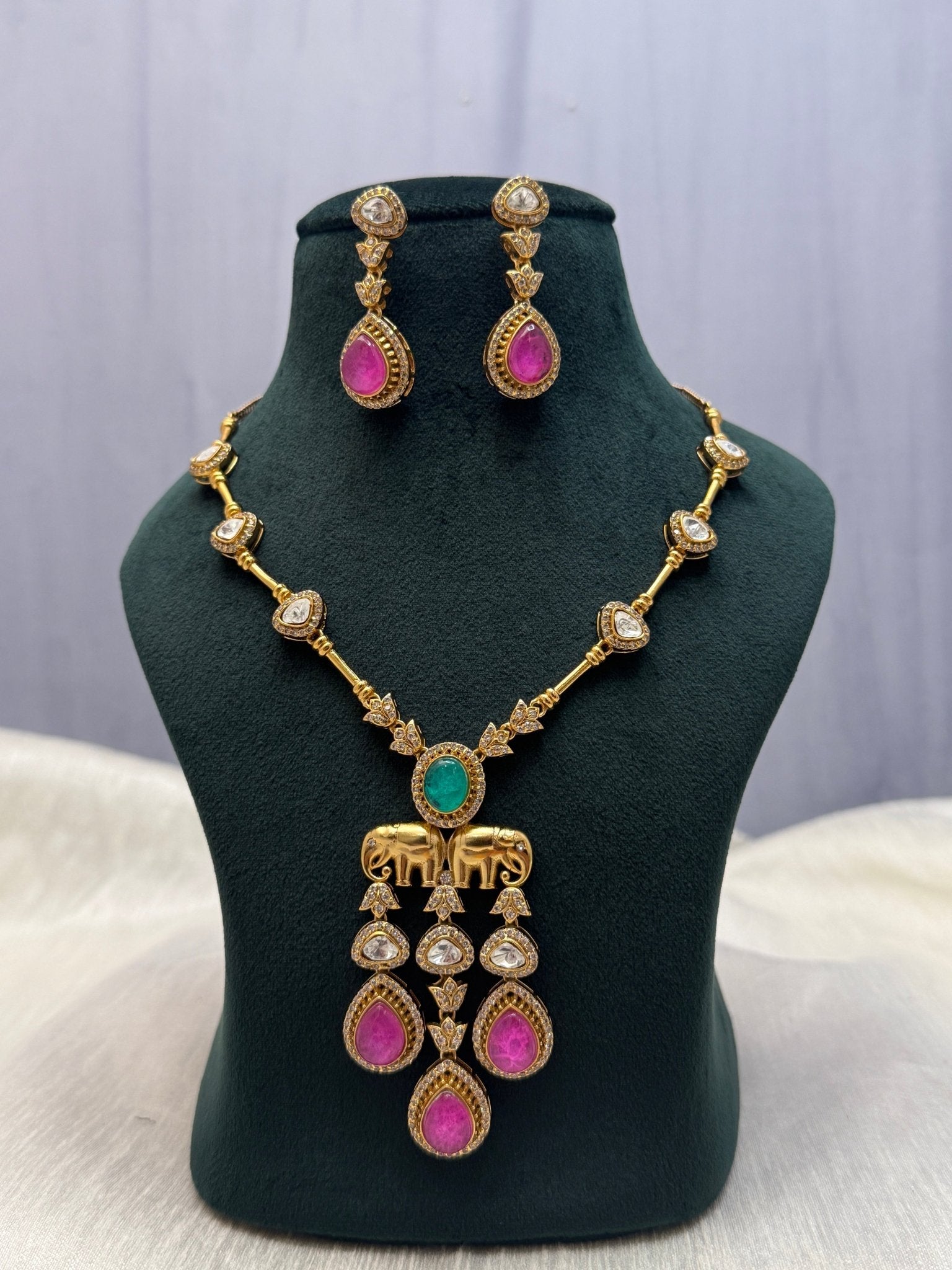Luxurious Kundan Necklace Set 1141 - Mahilas