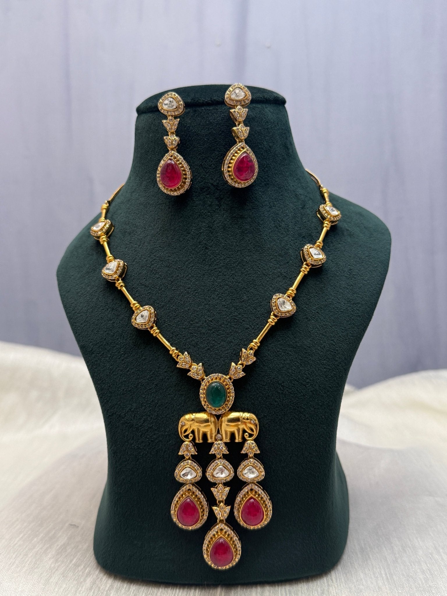 Luxurious Kundan Necklace Set 1144 - Mahilas