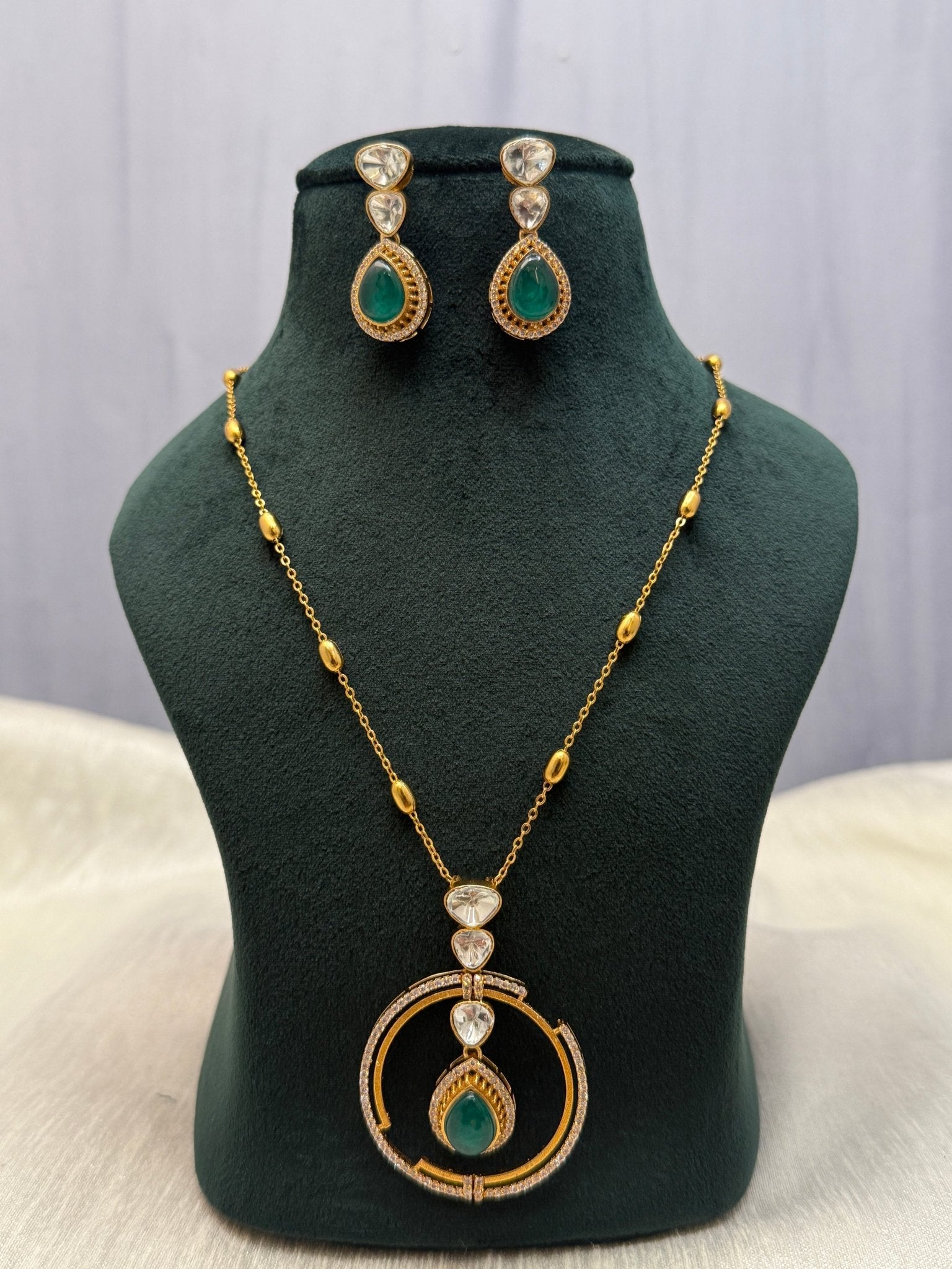 Luxurious Kundan Necklace Set 1148 - Mahilas