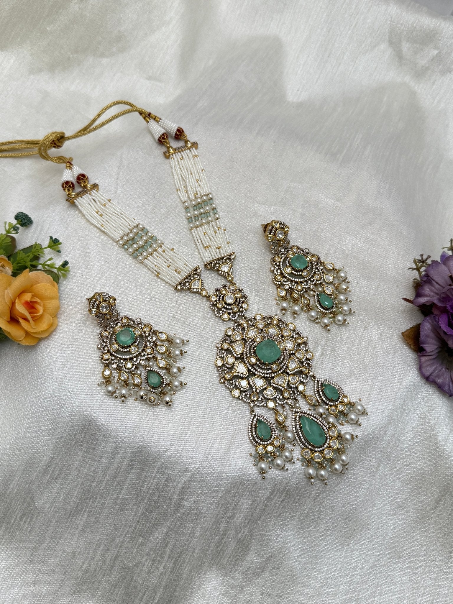 Luxurious Kundan Necklace Set 1167 - Mahilas