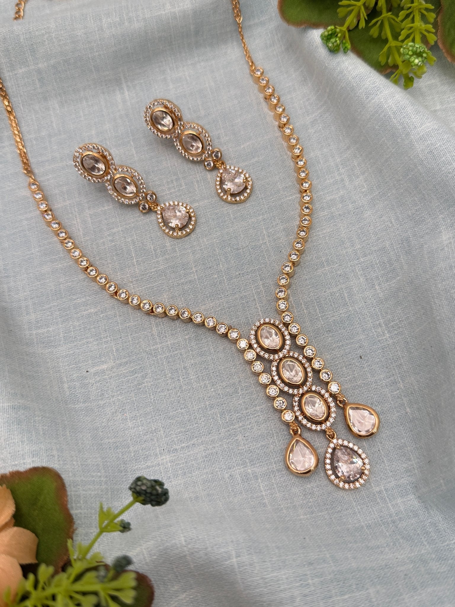 Luxurious Kundan Necklace Set 452 - Mahilas