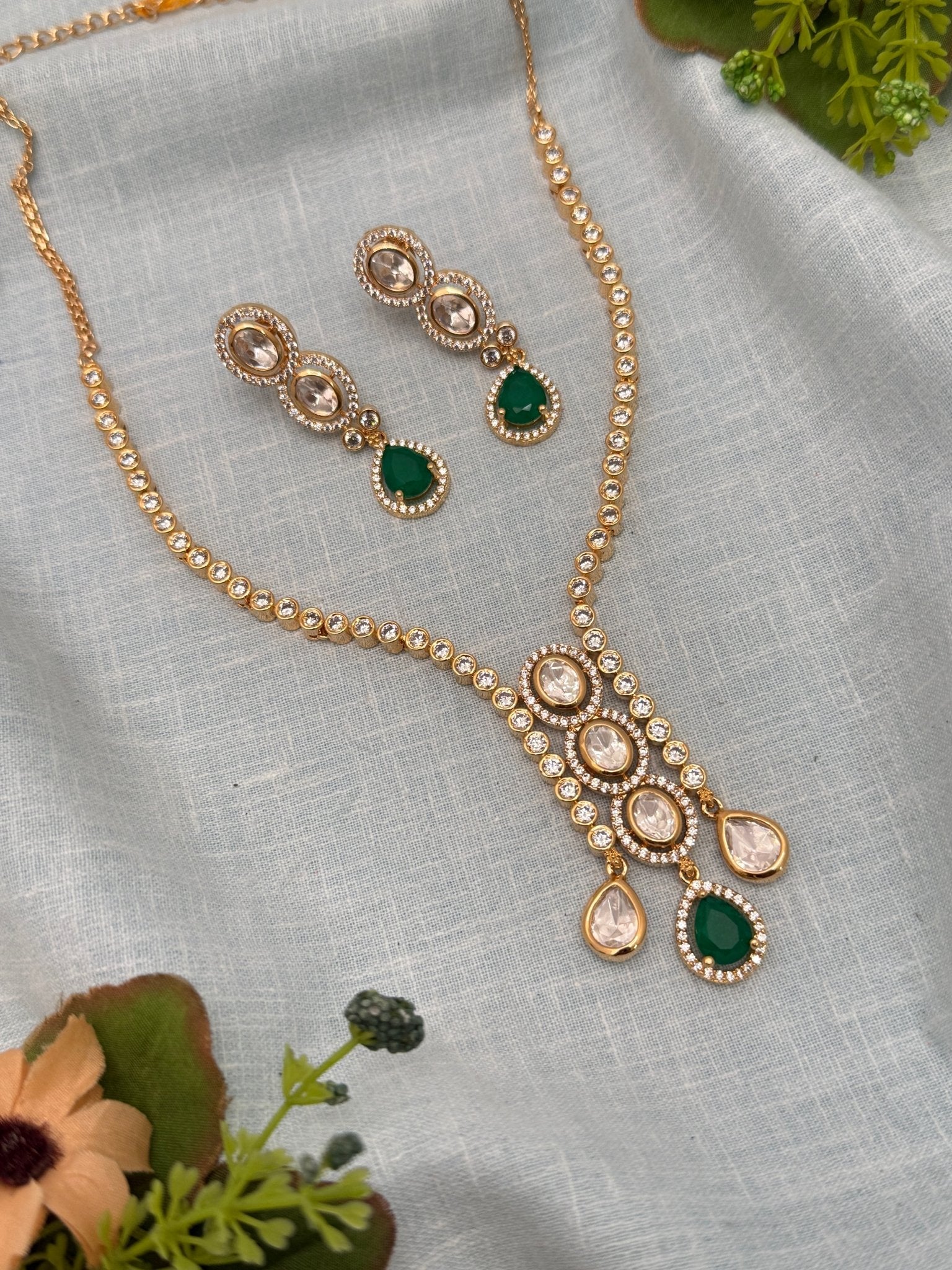 Luxurious Kundan Necklace Set 453 - Mahilas
