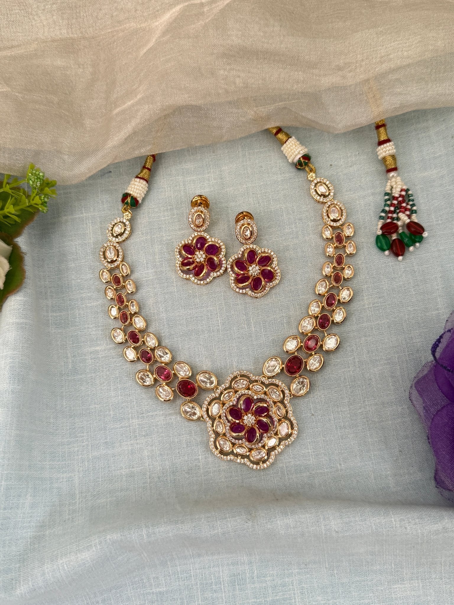 Luxurious Kundan Short Necklace Set 0712 - Mahilas