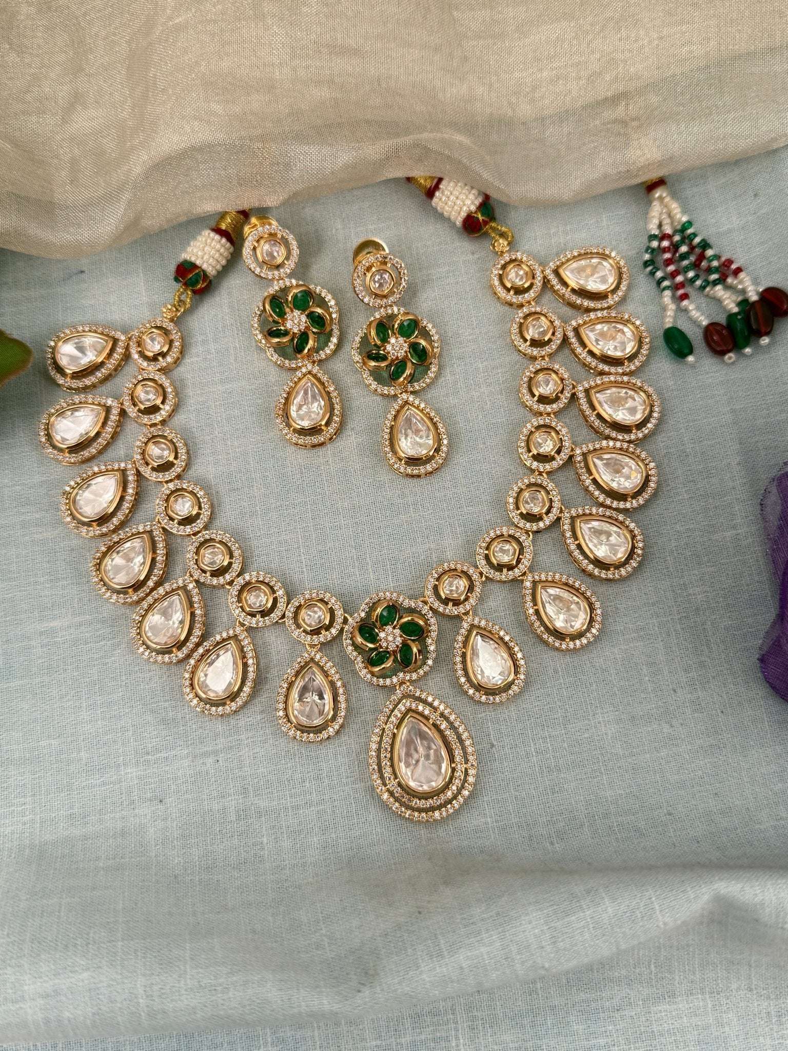 Luxurious Kundan Short Necklace Set 0716 - Mahilas