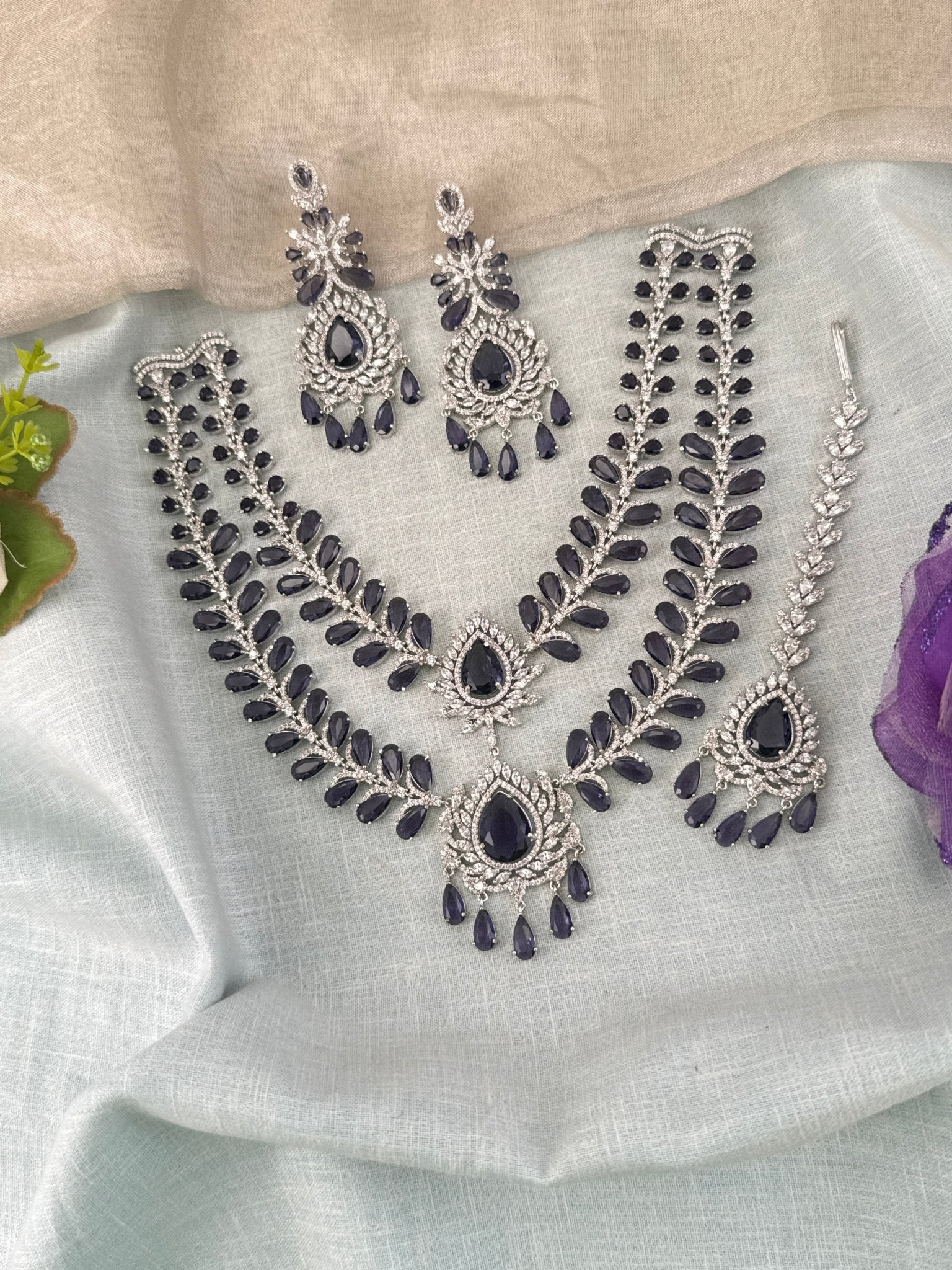 Luxurious Layer Stone Short Necklace Set 840 - Mahilas