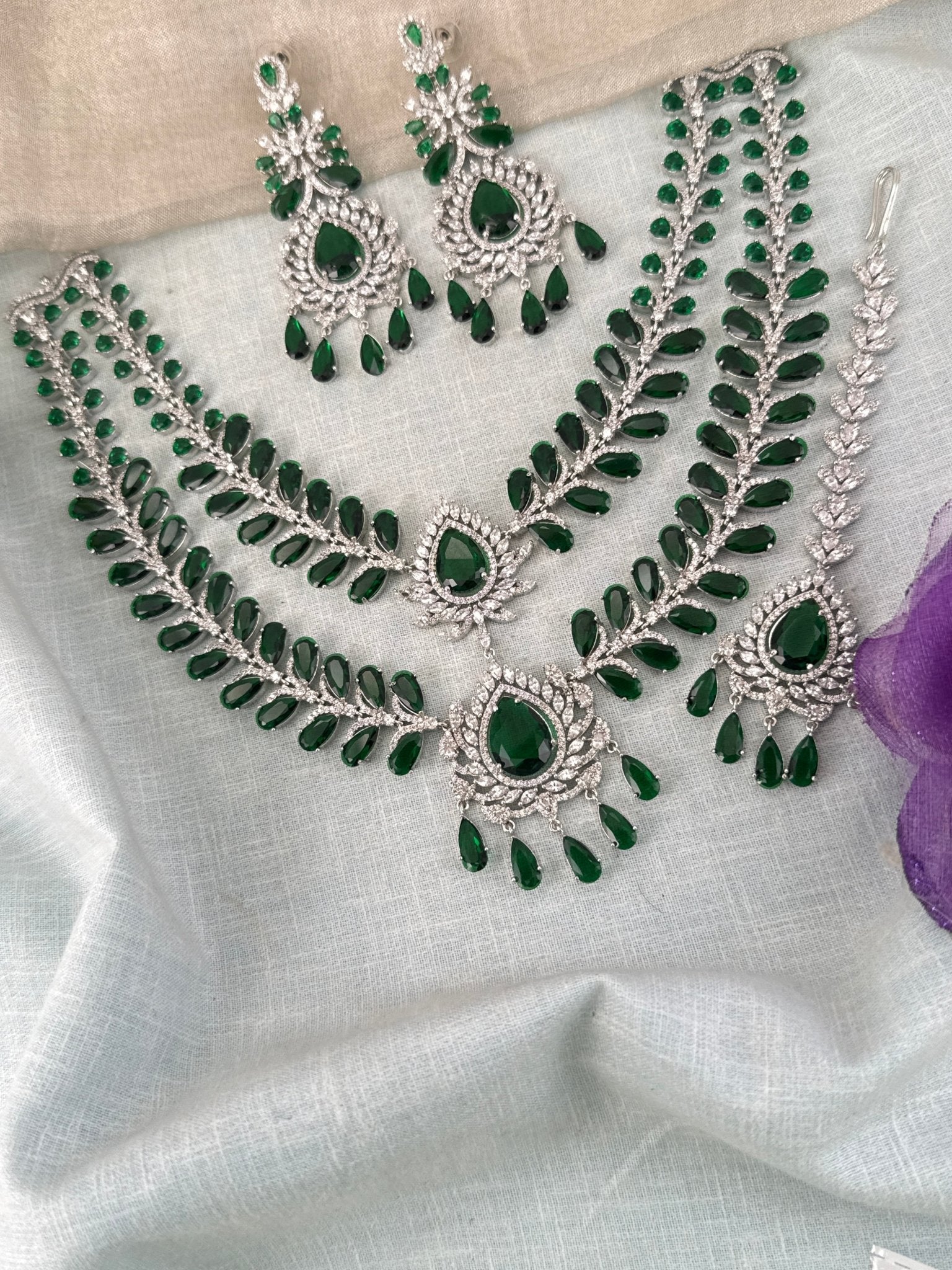 Luxurious Layer Stone Short Necklace Set 843 - Mahilas