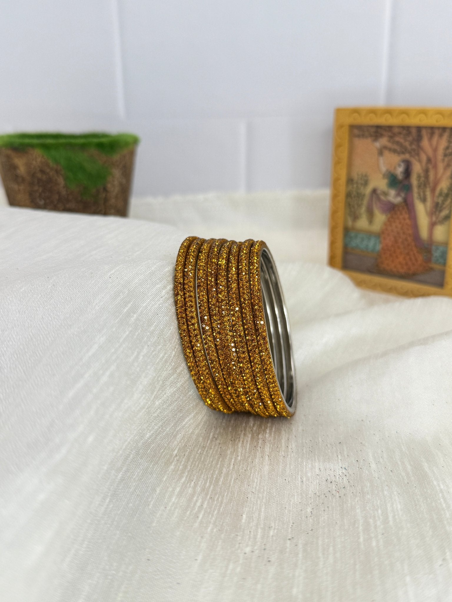 Luxurious Metal Bangle Design 005 (24 Colours) - Mahilas