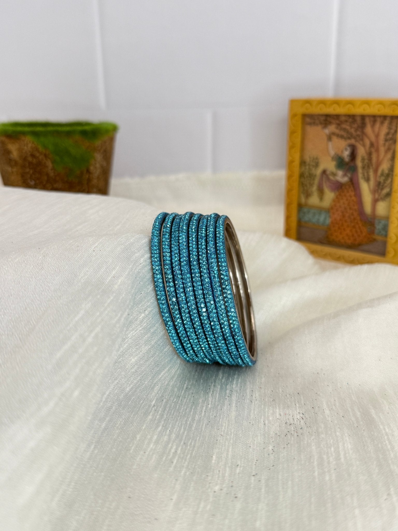 Luxurious Metal Bangle Design 005 (24 Colours) - Mahilas