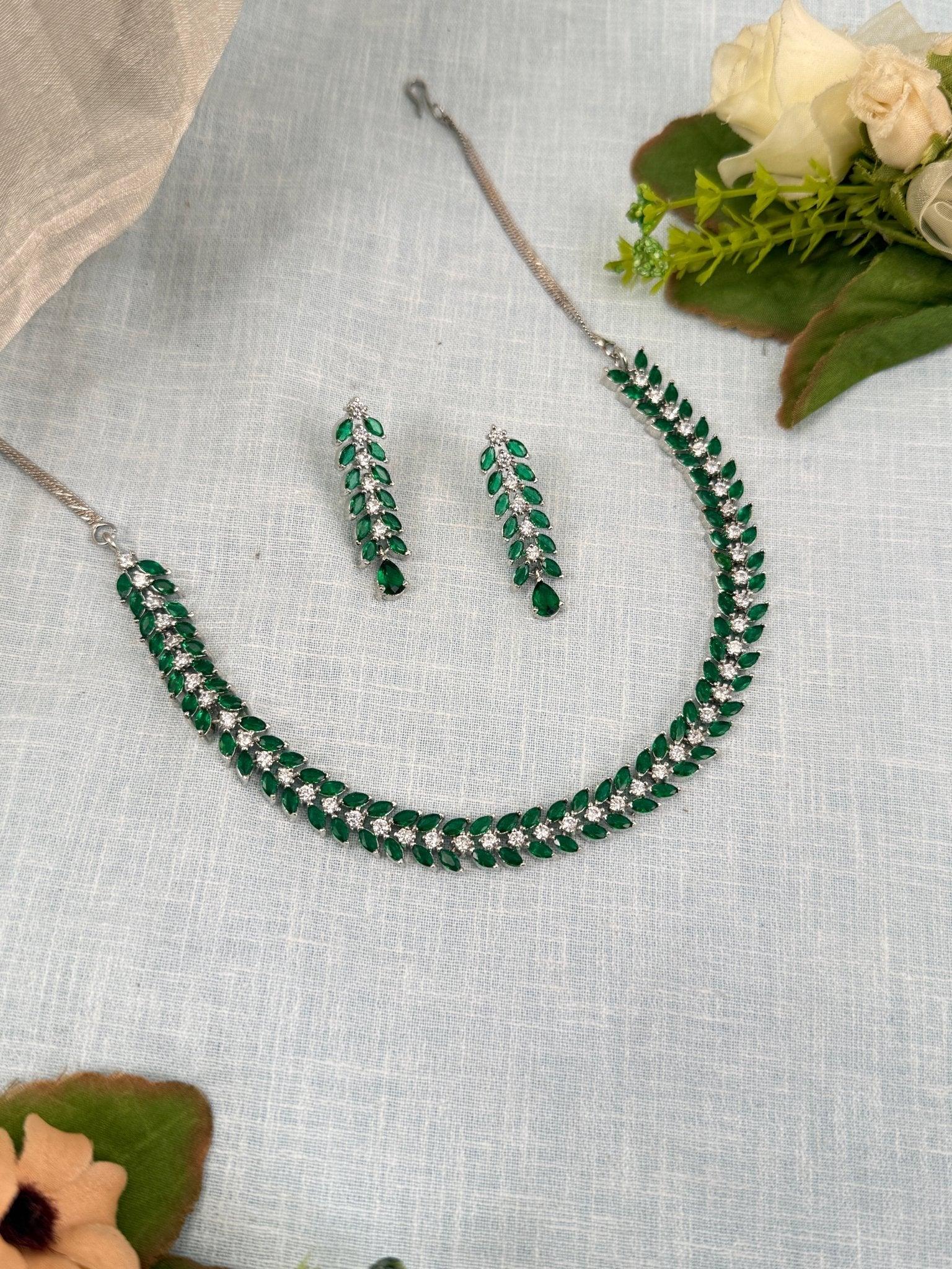 Luxurious Short Stone Necklace Set 453 - Mahilas