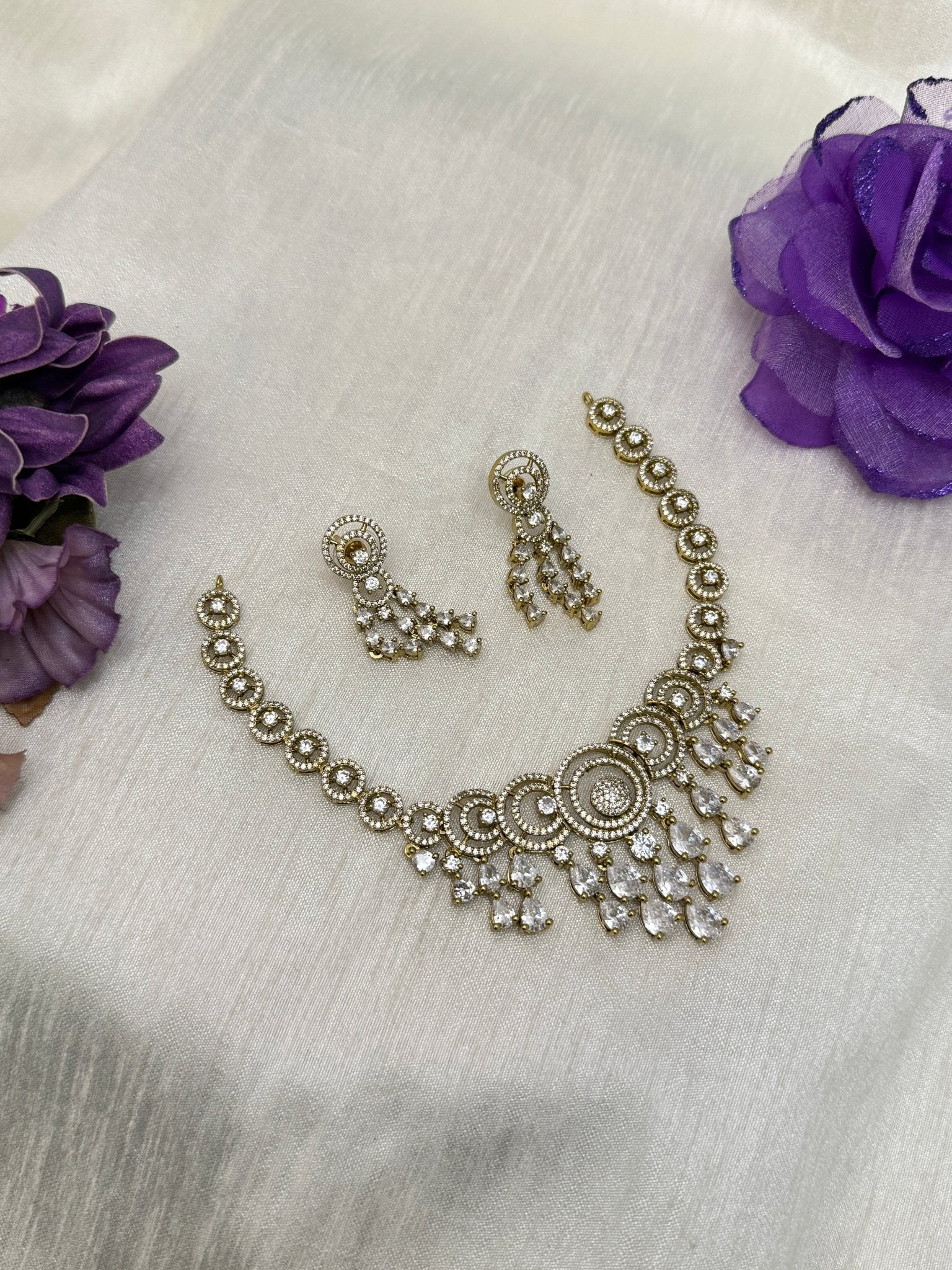 Luxurious Stone Necklace 0395 (2 Colours) - Mahilas