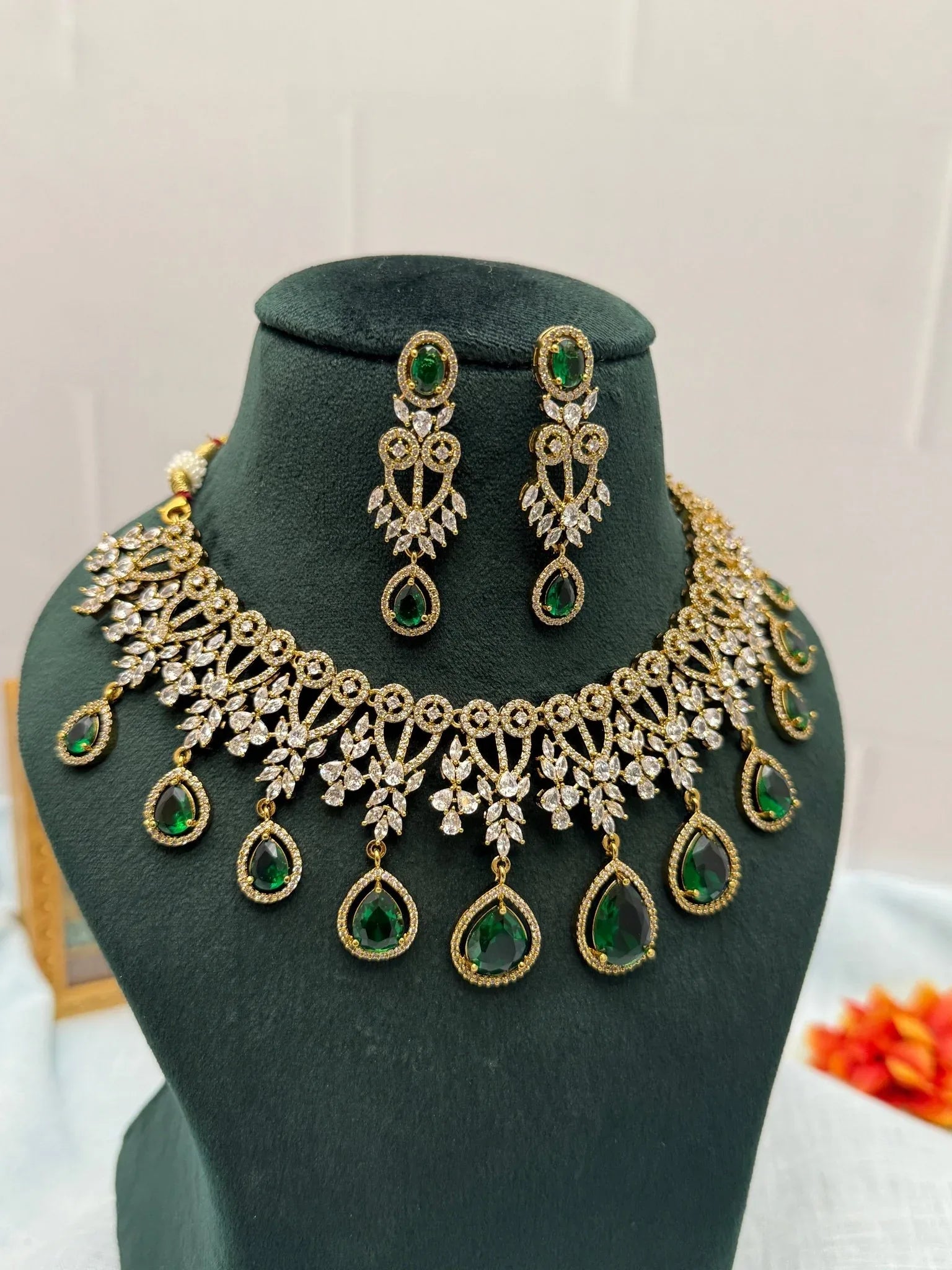 Luxurious Stone Necklace 424 - Mahilas