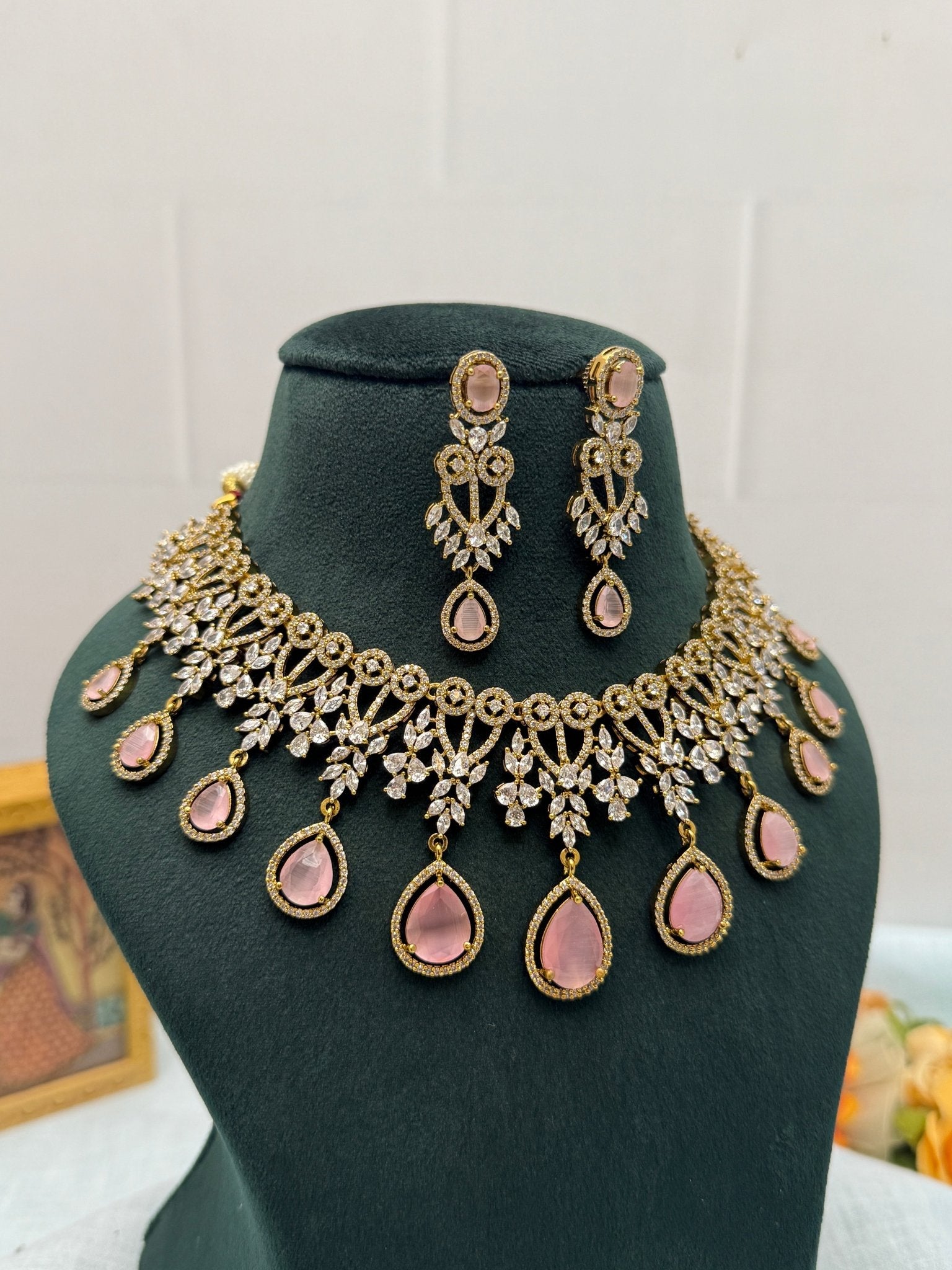 Luxurious Stone Necklace 429 - Mahilas