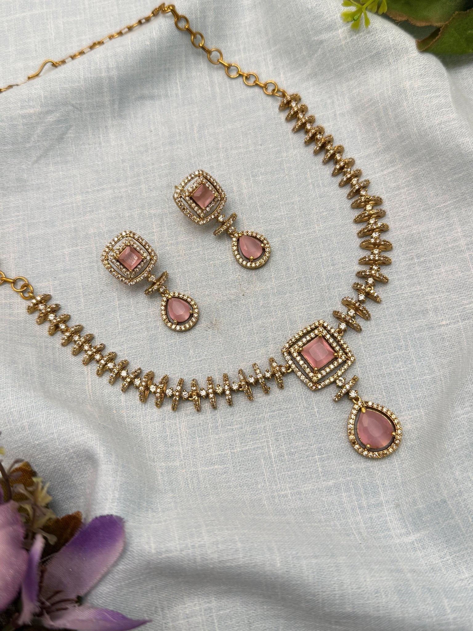 Luxurious Stone Necklace Set 647 - Mahilas