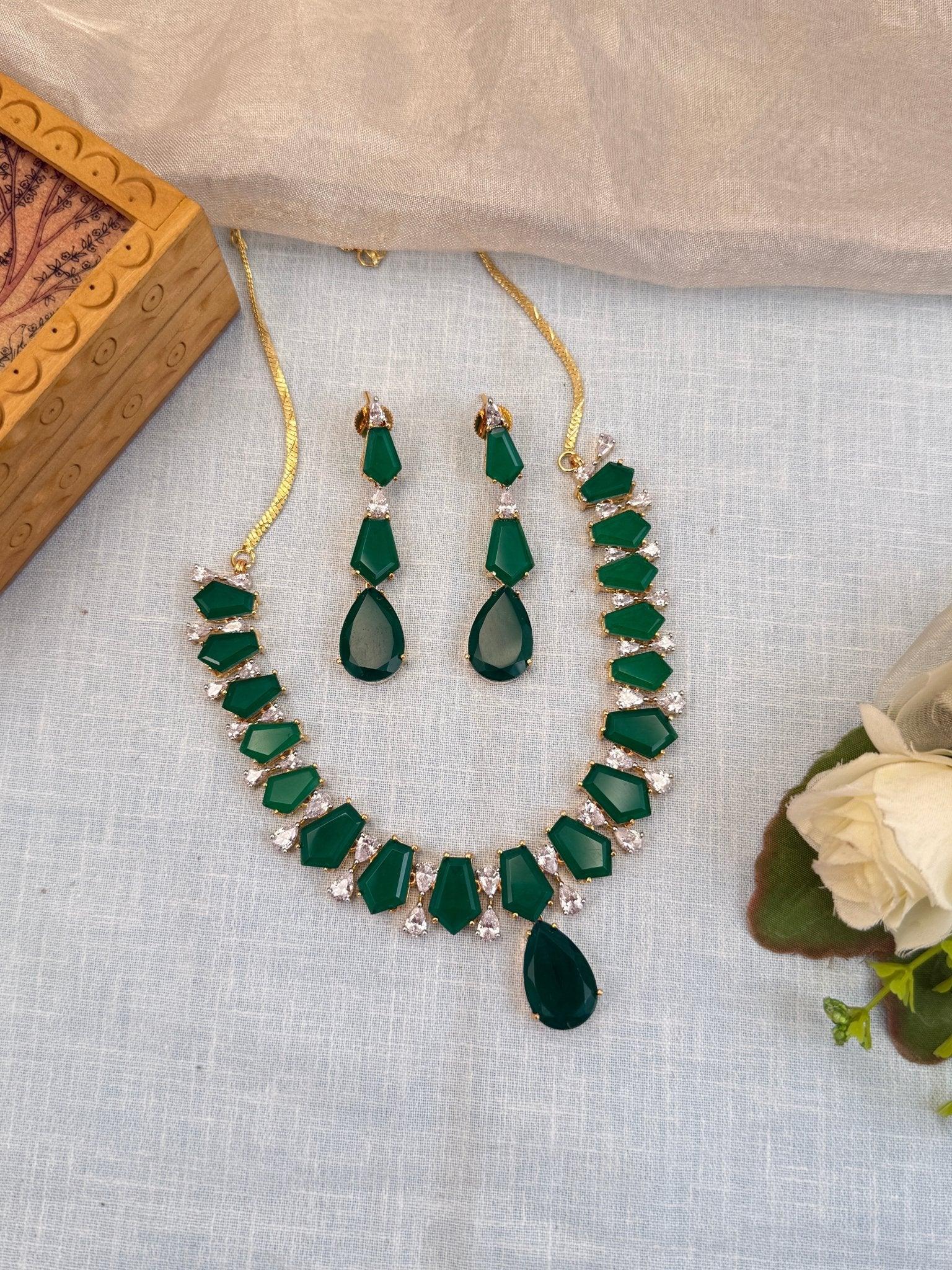 Luxurious Stone Short Necklace Set 465 - Mahilas