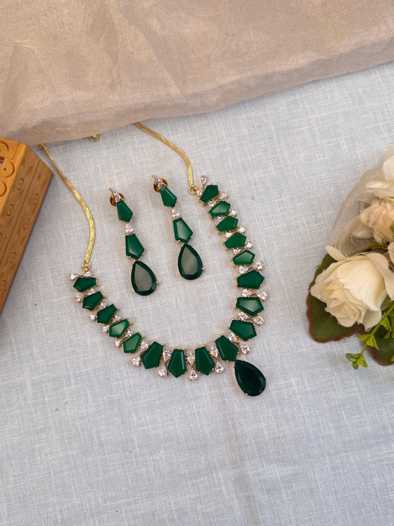 Luxurious Stone Short Necklace Set 465 - Mahilas