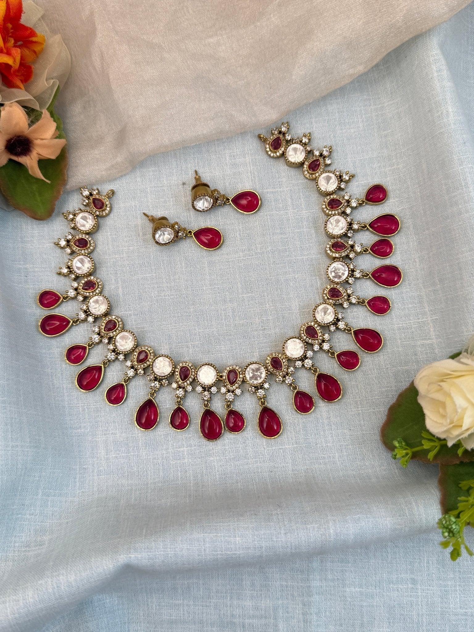 Luxurious Stone Short Necklace Set 551 - Mahilas