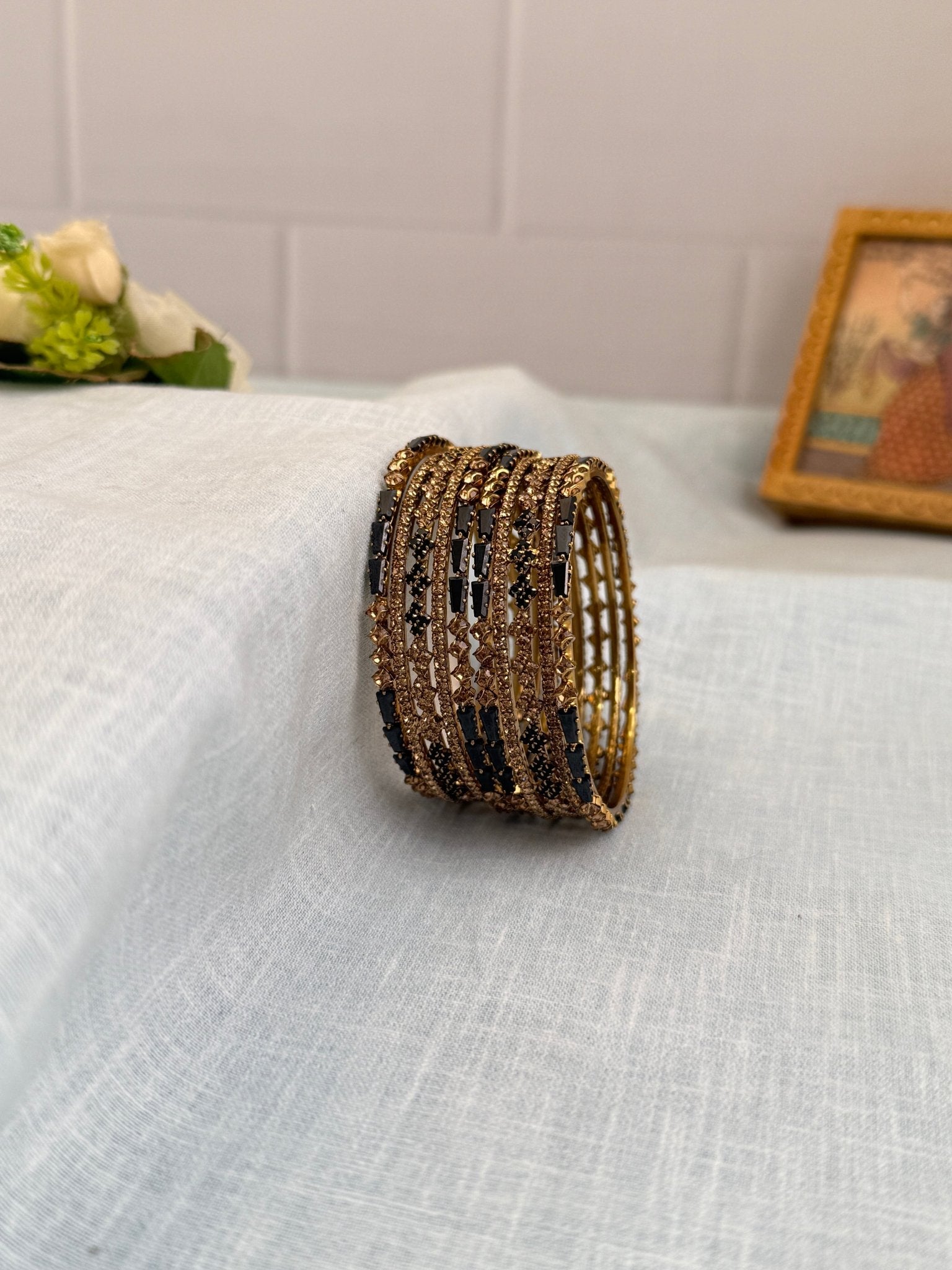 Luxurious Victorian Antique Stone Bangles Matching Set 7007 - 5 Colors - Mahilas