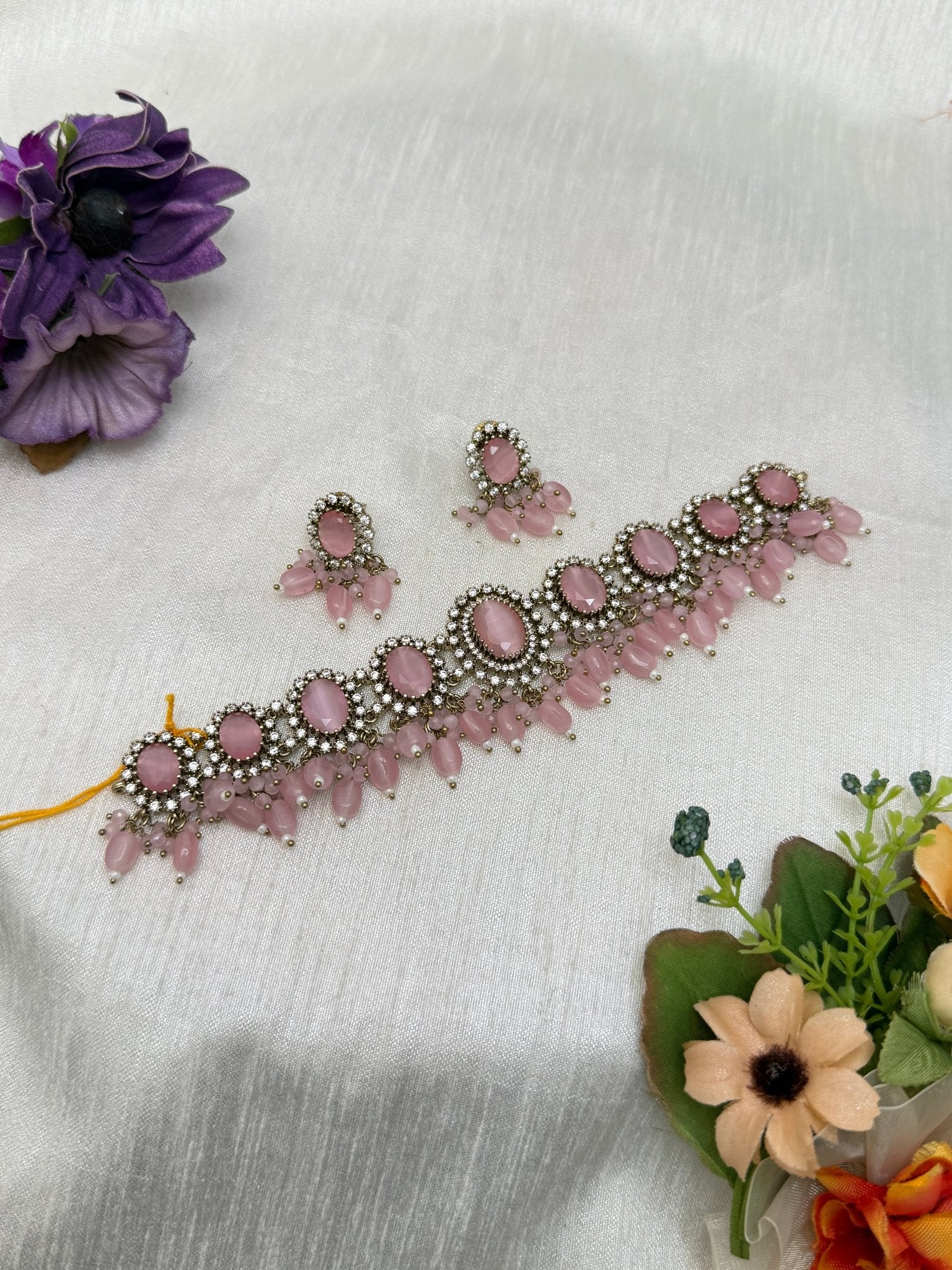 Luxurious Victorian Choker Necklace 1097 - 5 Color Options - Mahilas