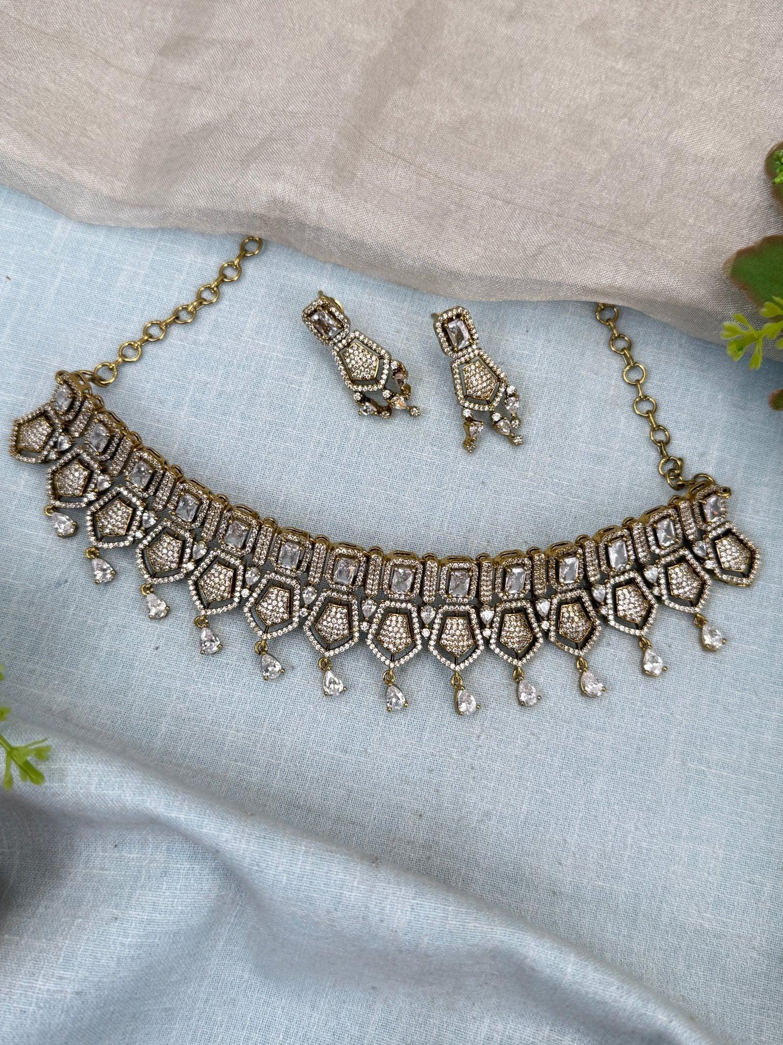 Luxurious Victorian Choker Necklace Set 561 - Mahilas