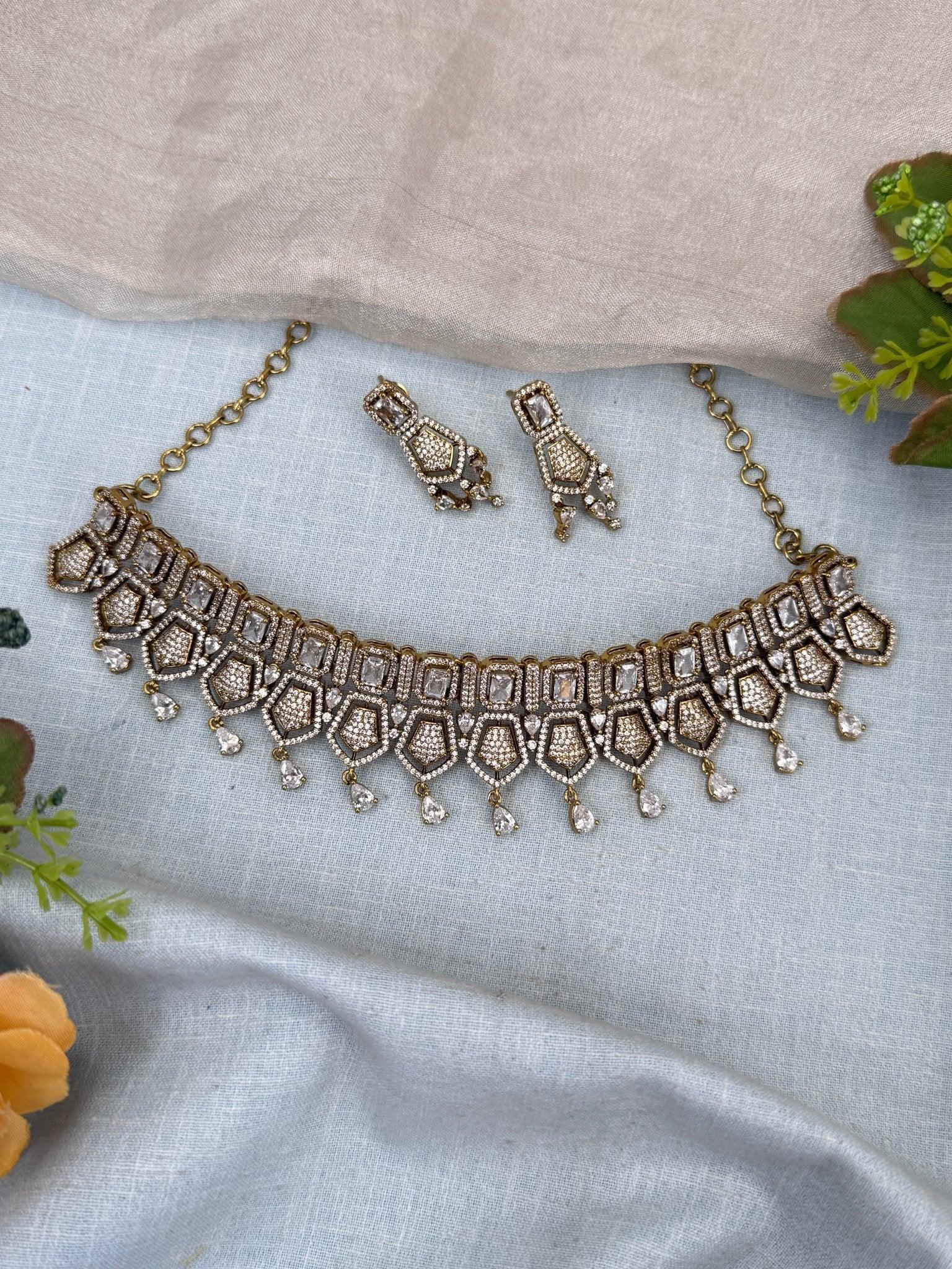 Luxurious Victorian Choker Necklace Set 561 - Mahilas