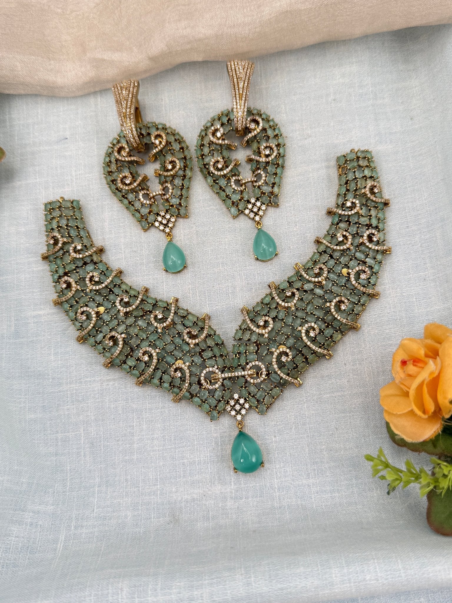 Luxurious Victorian Stone Choker Necklace Set 653 - Mahilas