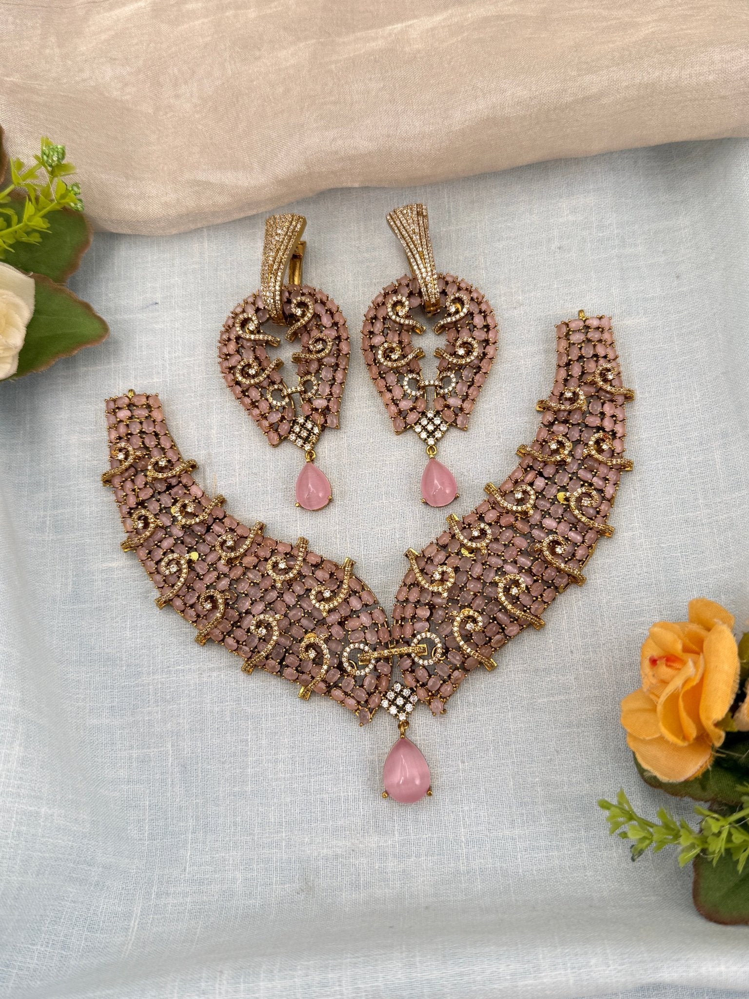 Luxurious Victorian Stone Choker Necklace Set 654 - Mahilas