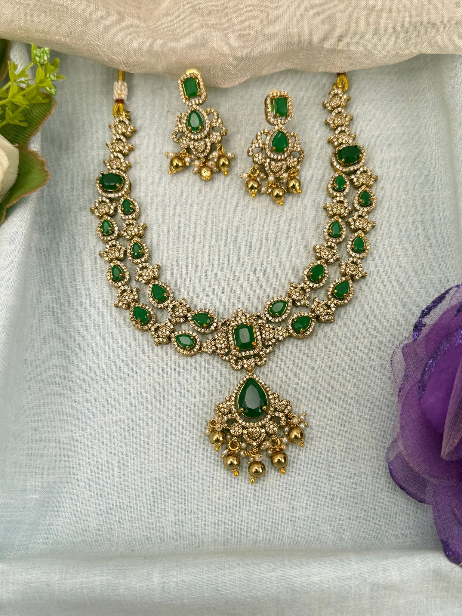 Luxurious Victorian Stone Short Necklace Set 631 - Mahilas