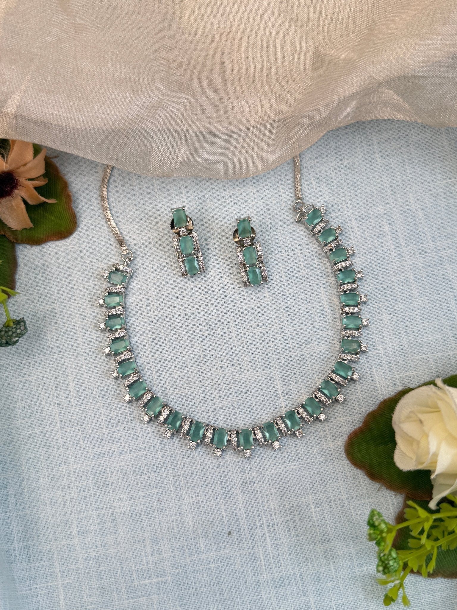 Luxurious White Stone Short Necklace Set 538 - Mahilas