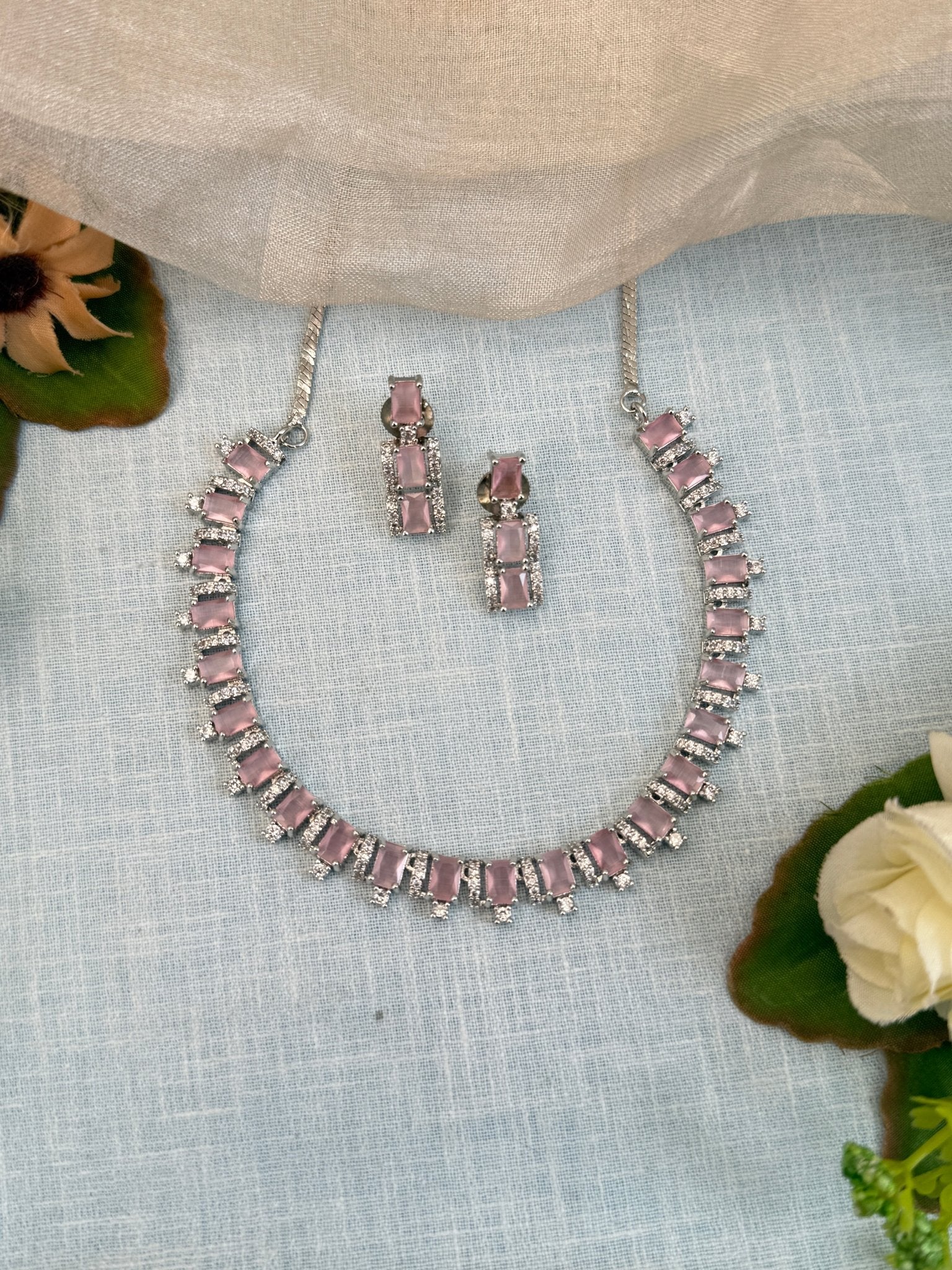 Luxurious White Stone Short Necklace Set 541 - Mahilas