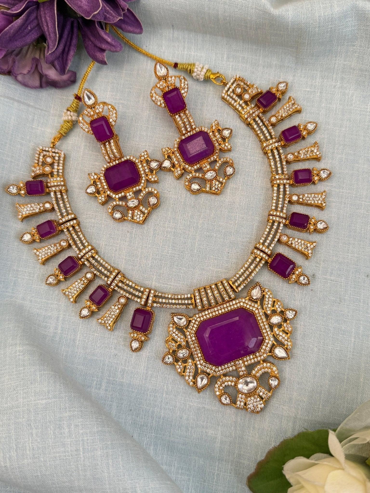 Luxurious White Stone & Victorian Necklace Set 515 - Mahilas