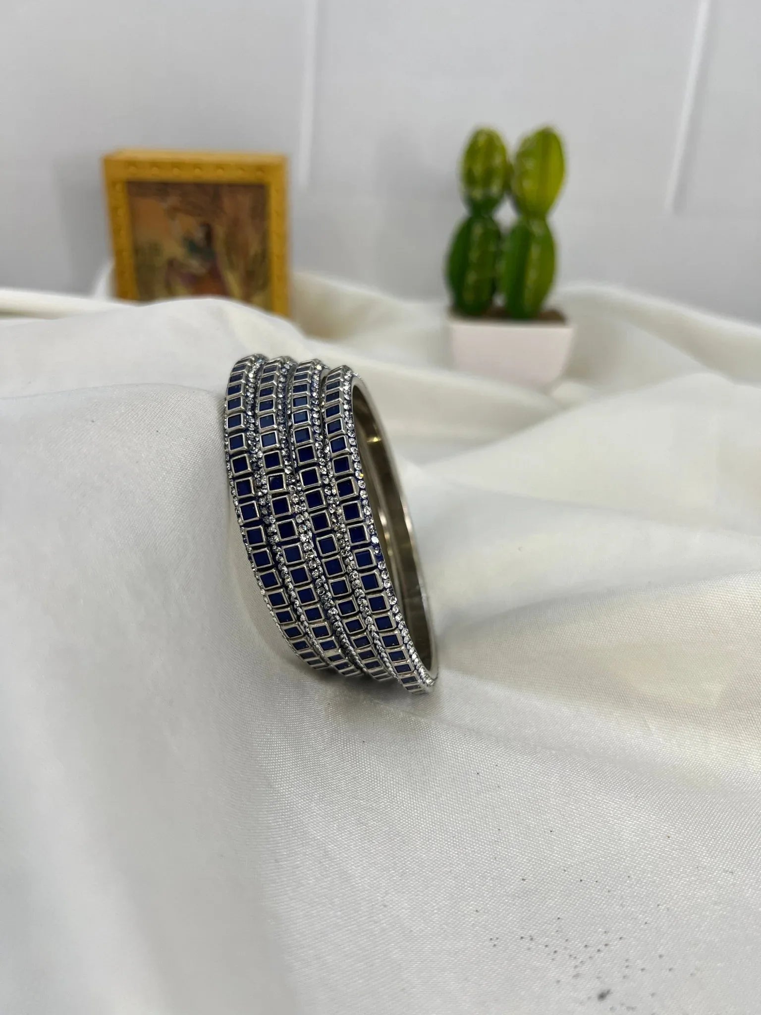 Metal Bangle Design 001 - Silver Base - Mahilas