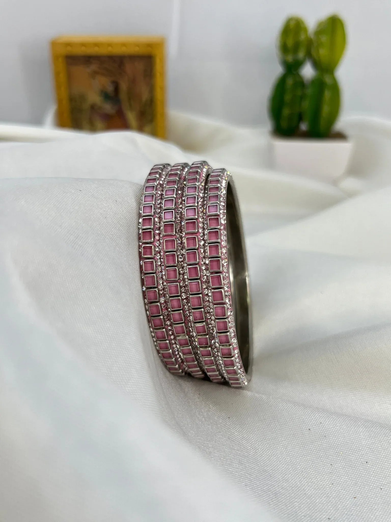Metal Bangle Design 001 - Silver Base - Mahilas
