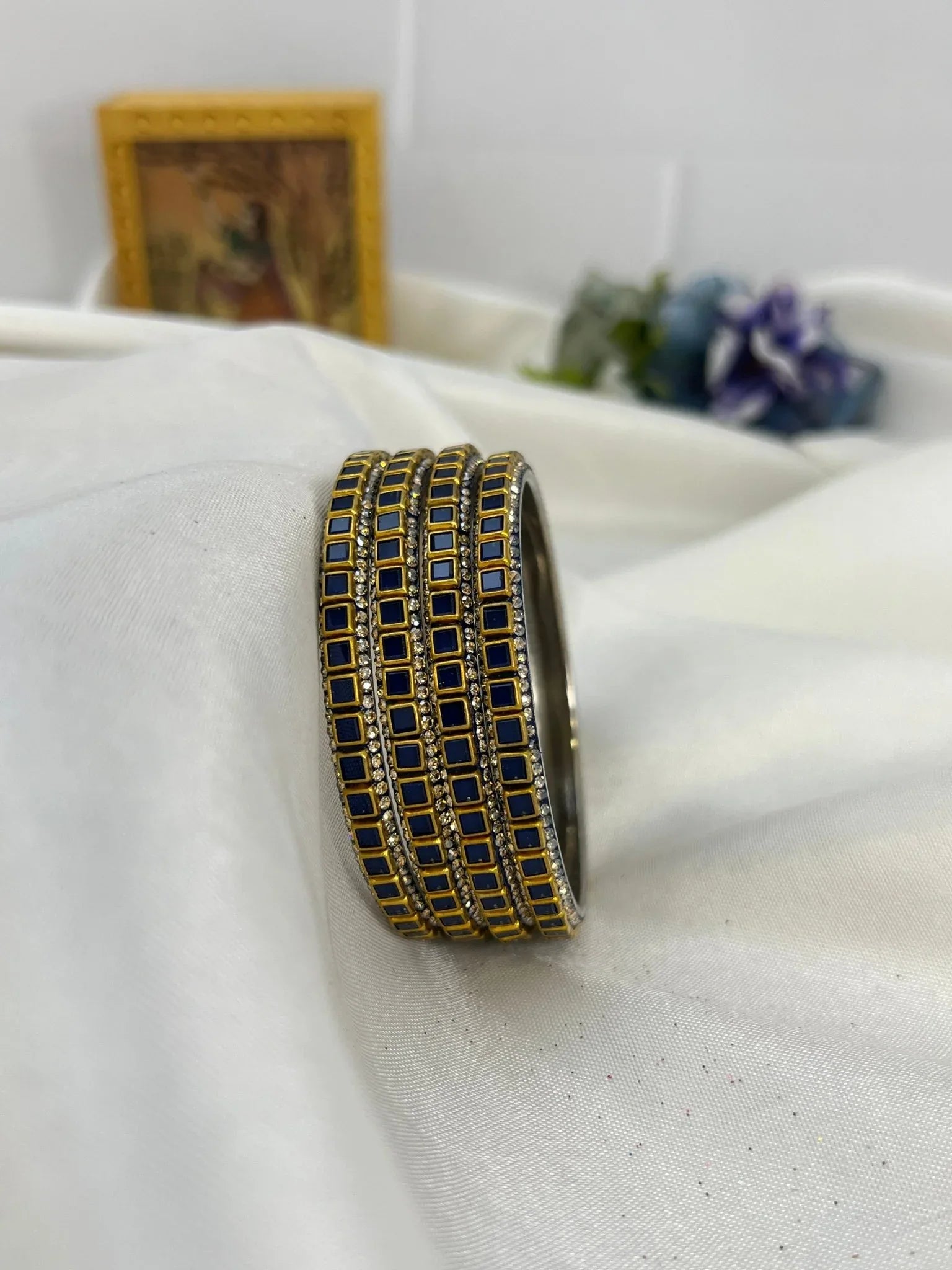 Metal Bangle Design 002 - Gold Base - Mahilas