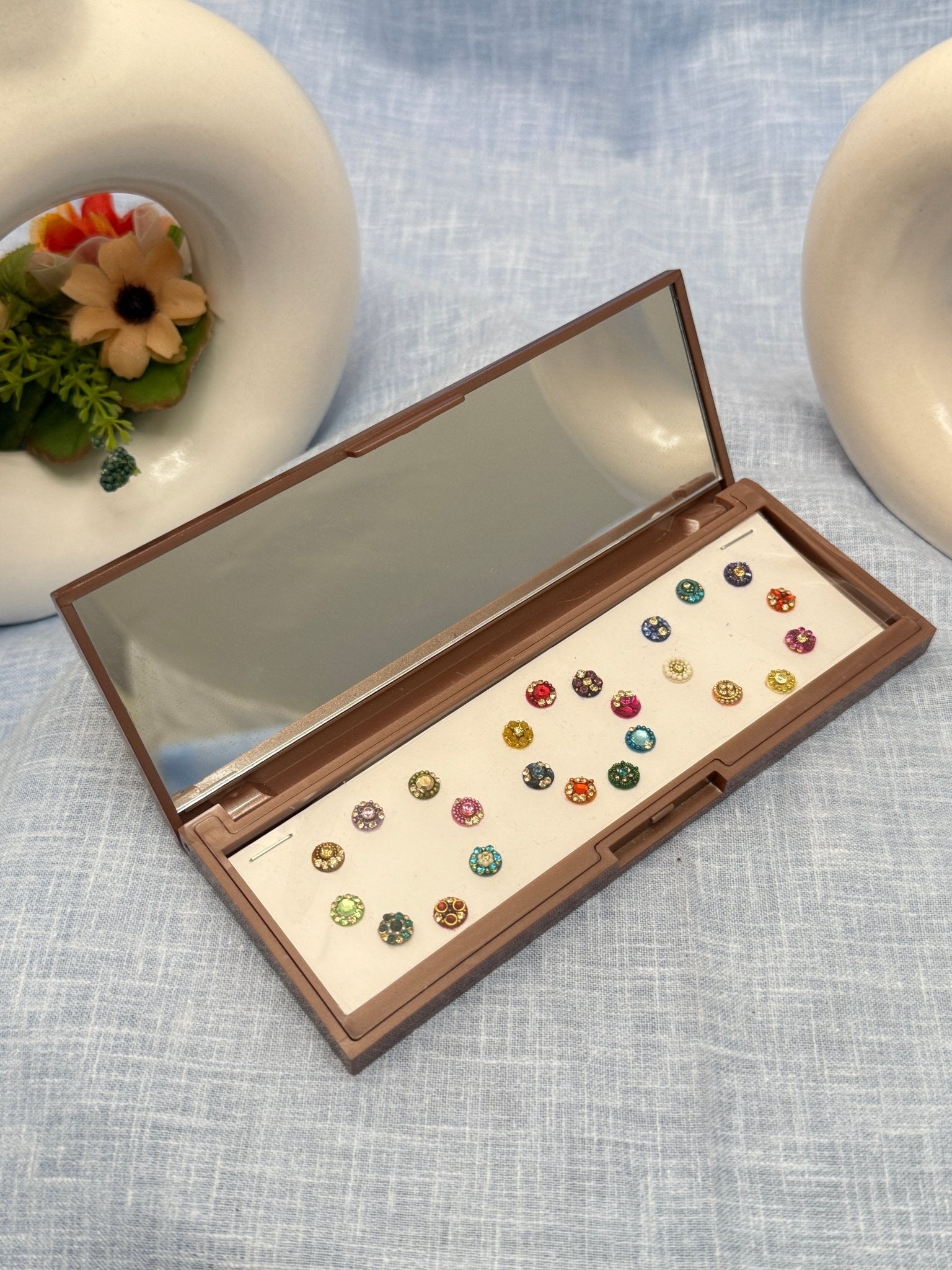 Premium Grand Bindi Box 117 - Mahilas