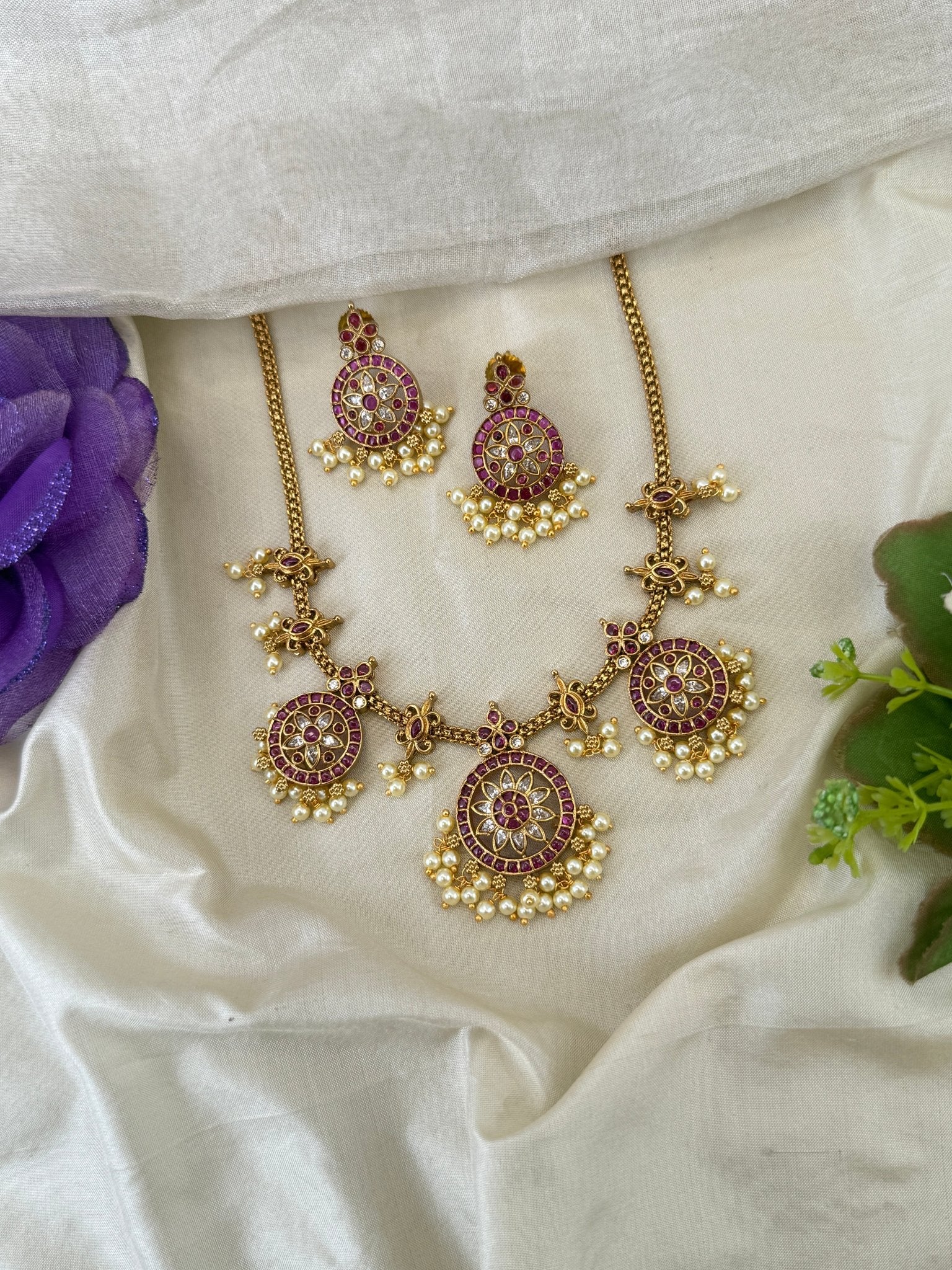 Royal Antique Chakra Pendant Short Necklace Set 1225 - Mahilas