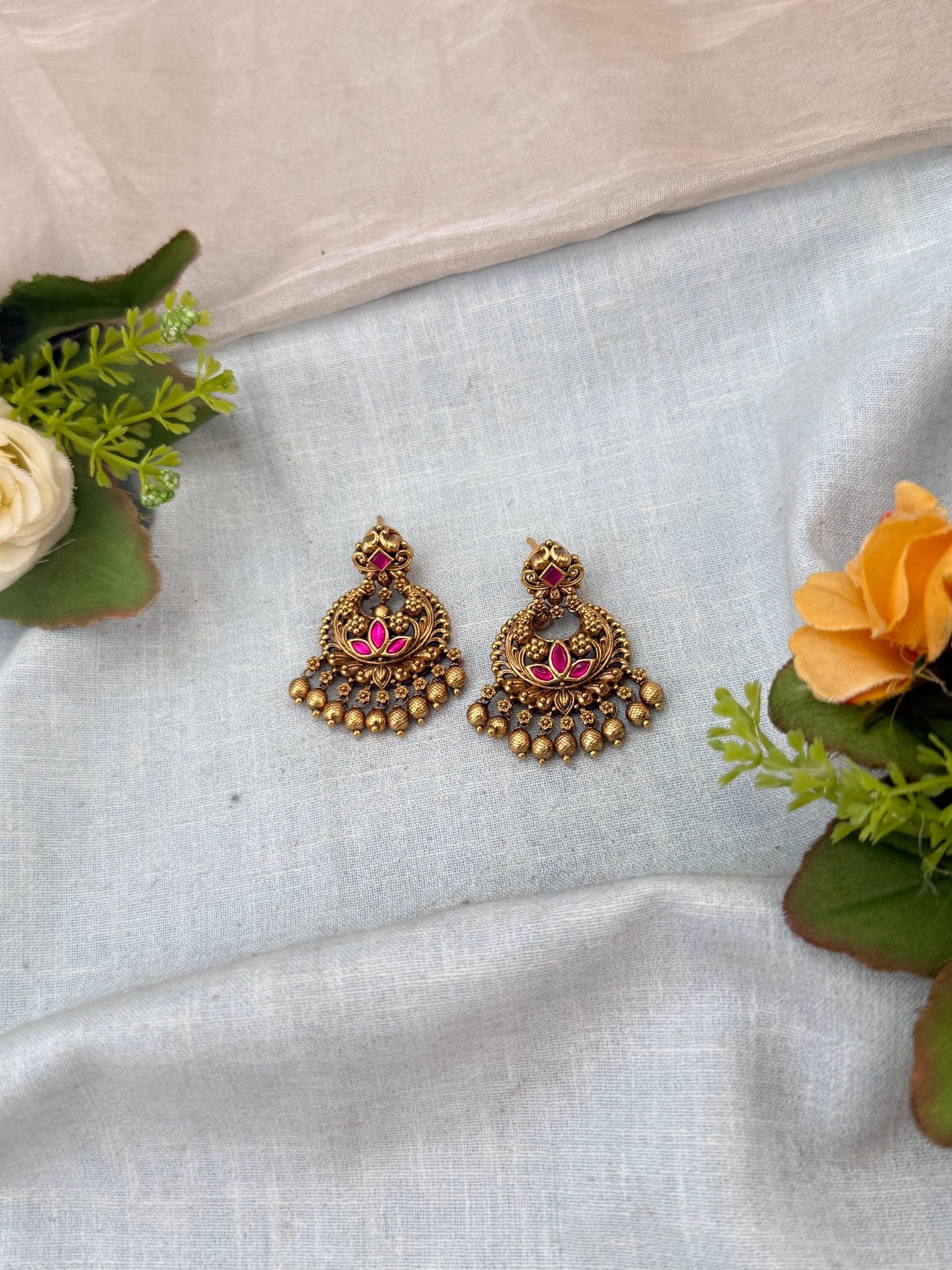 Royal Antique Earrings 0985 - Mahilas