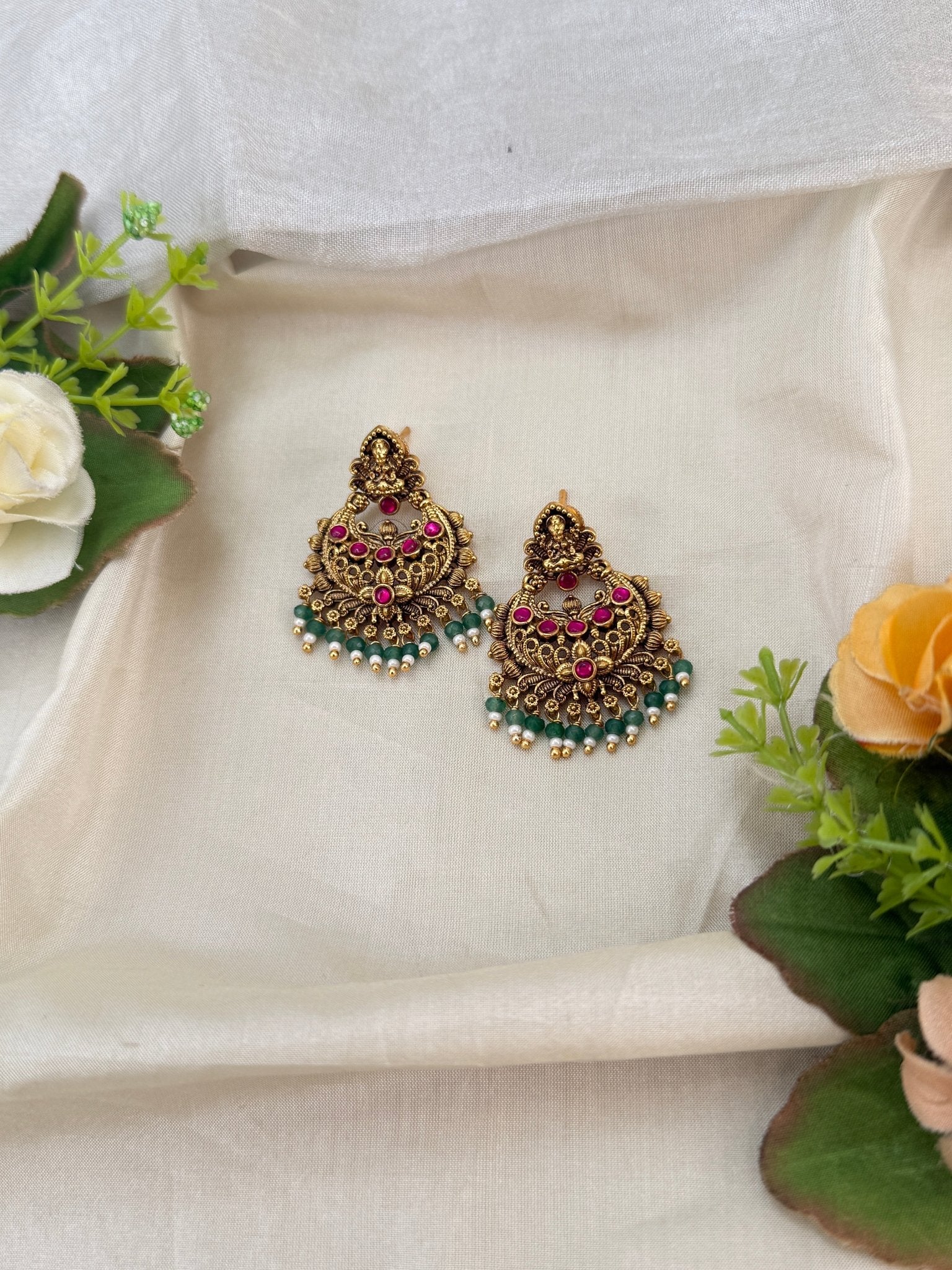 Royal Antique Earrings 1007 - Mahilas