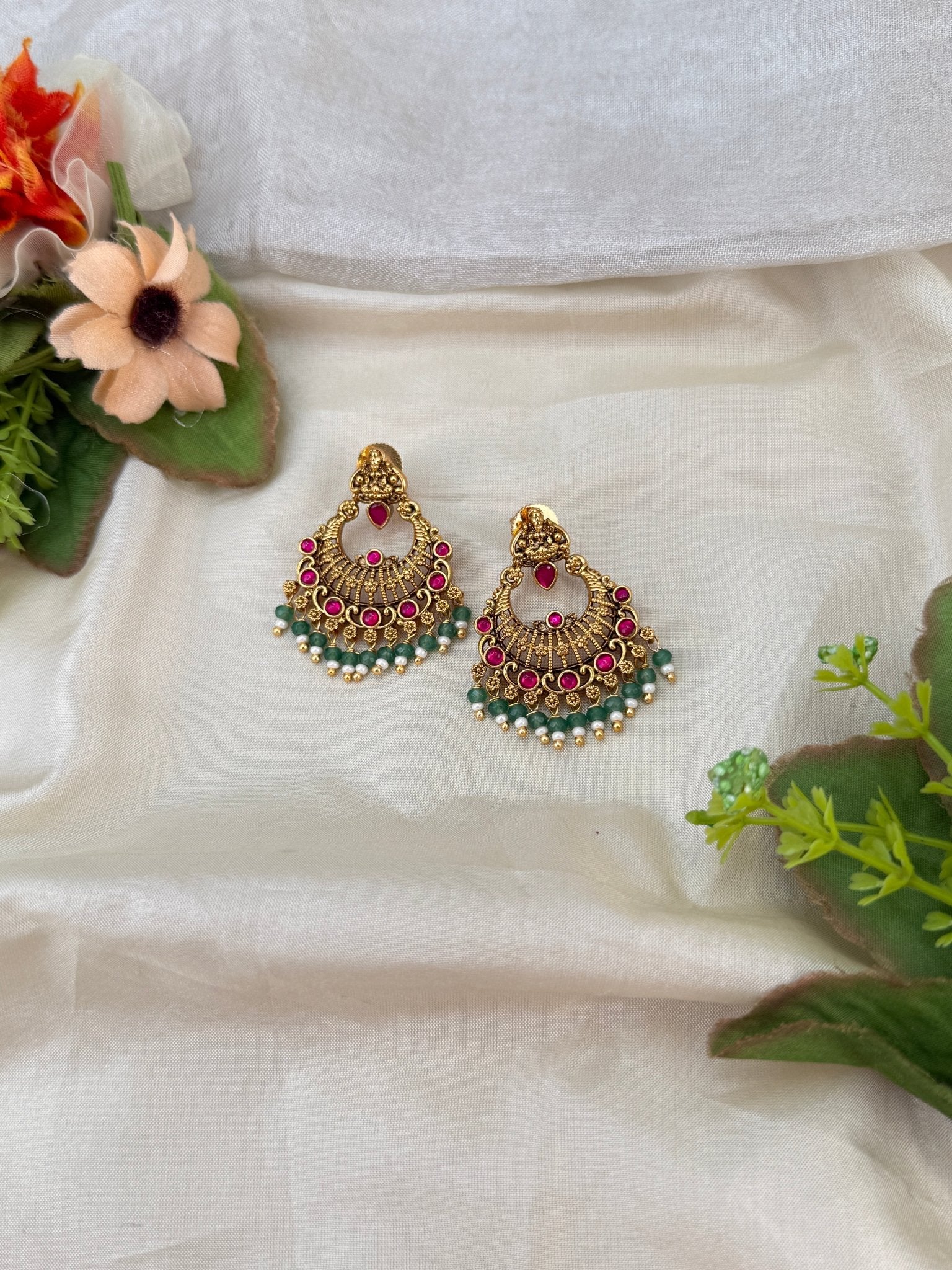 Royal Antique Earrings 1029 - Mahilas