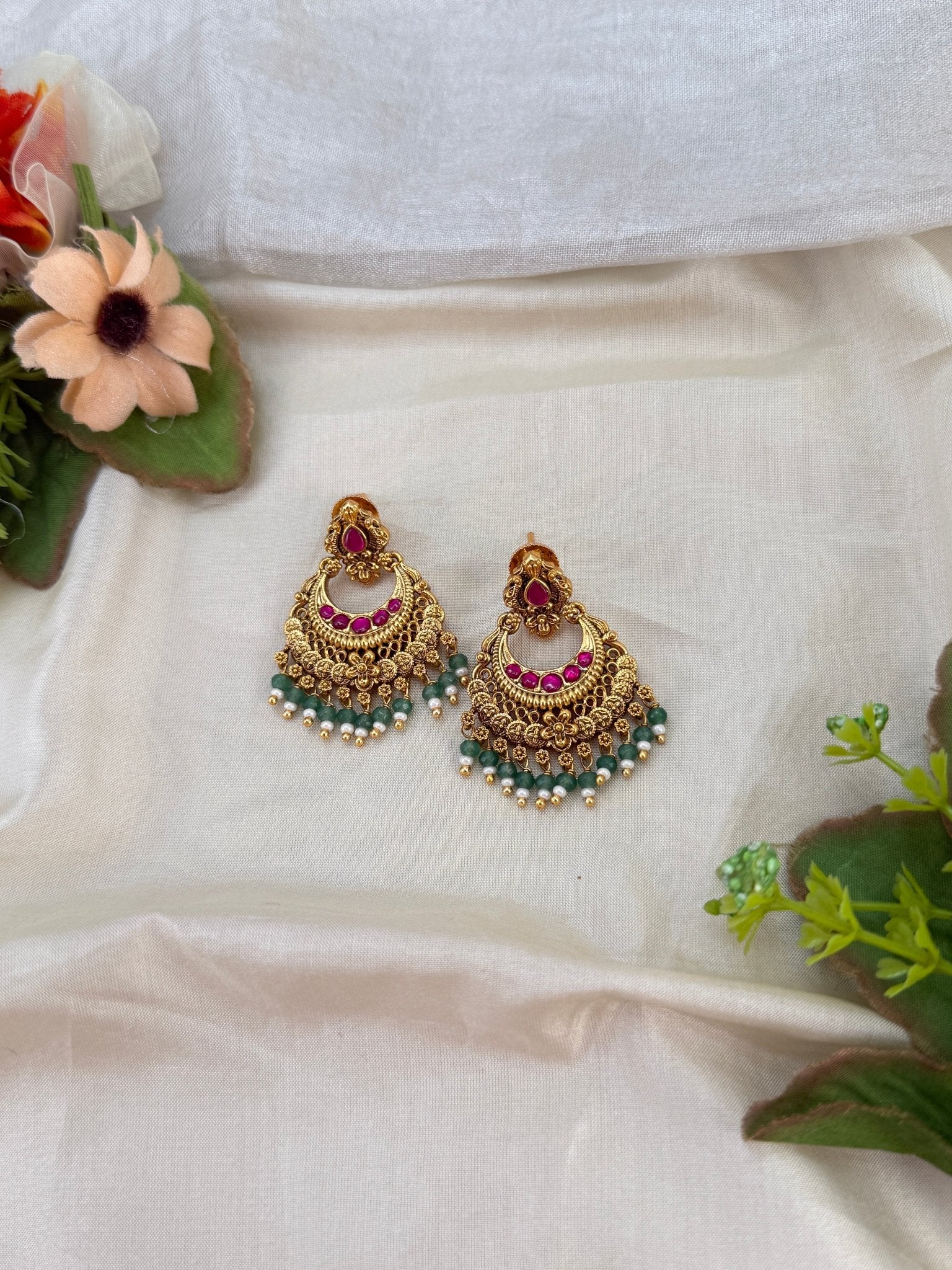 Royal Antique Earrings 1039 - Mahilas