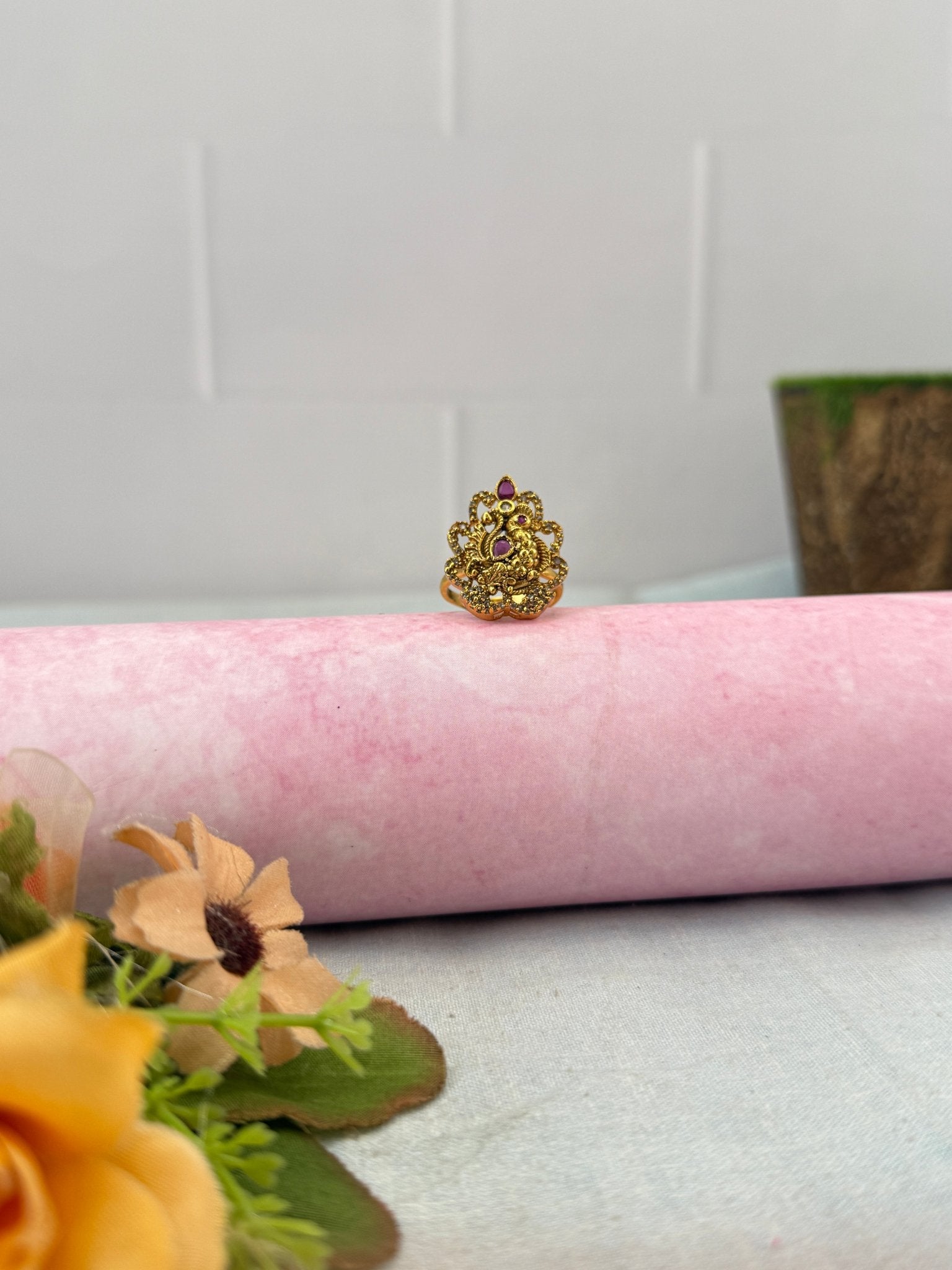 Royal Antique Finger Ring 461 - Mahilas