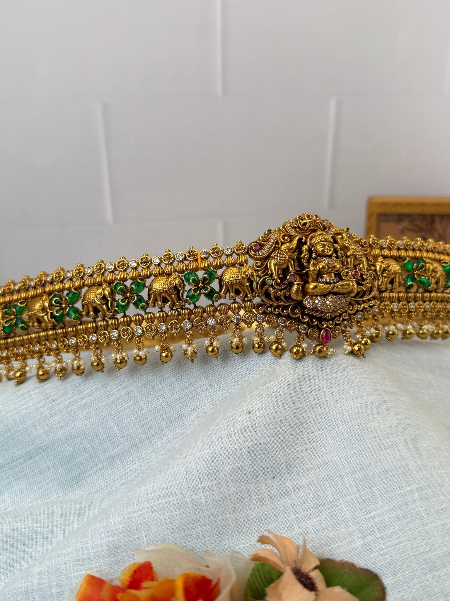 Royal Antique Gaja Lakshmi Vaddanam Kamarbandh 8116 - Mahilas