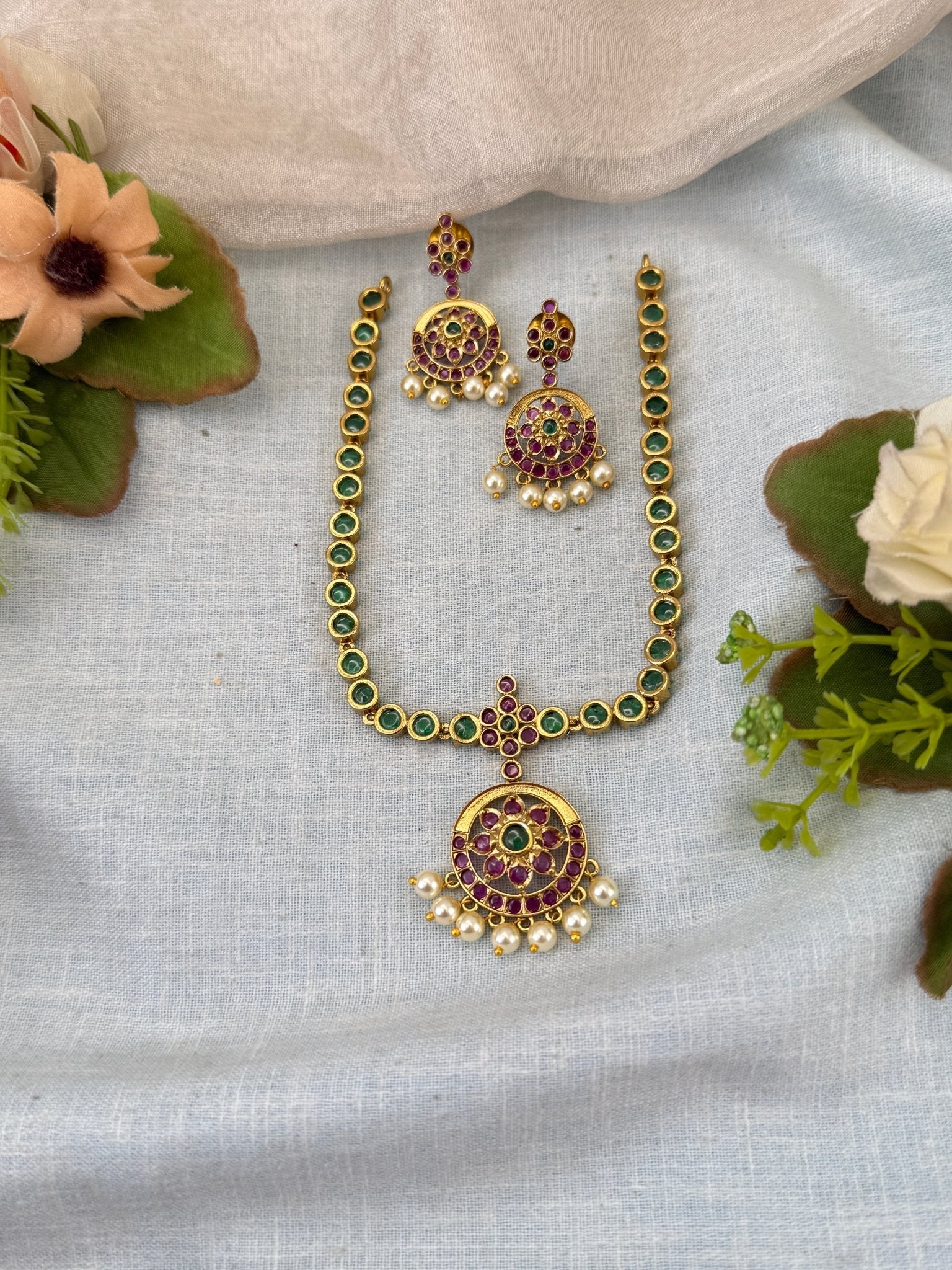 Royal Antique Gold Like Short Necklace Set 0960 - Mahilas
